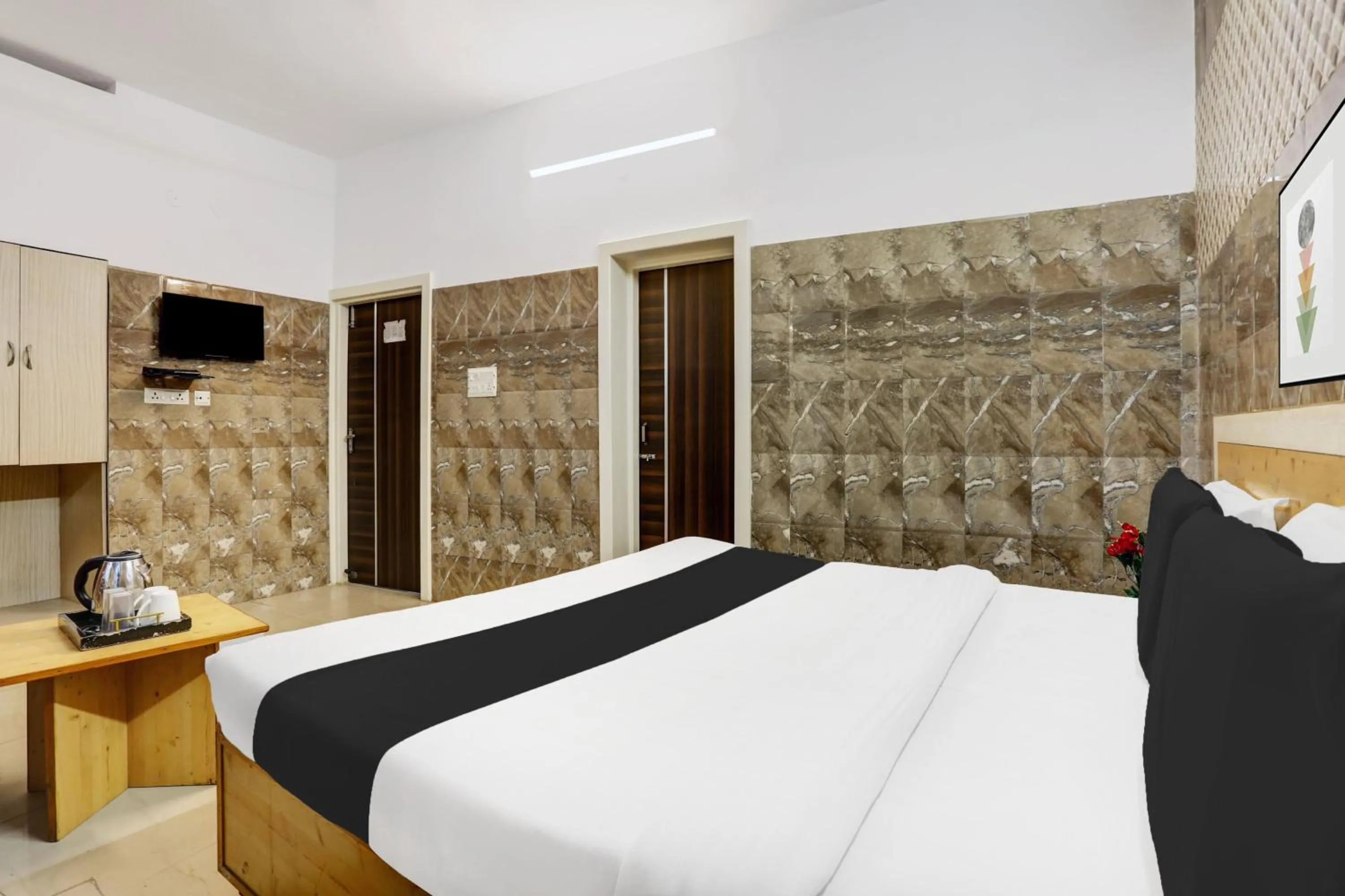 Bedroom, Bed in Hotel O Jammu Near Ragunath Bazaar Formerly GoodWill