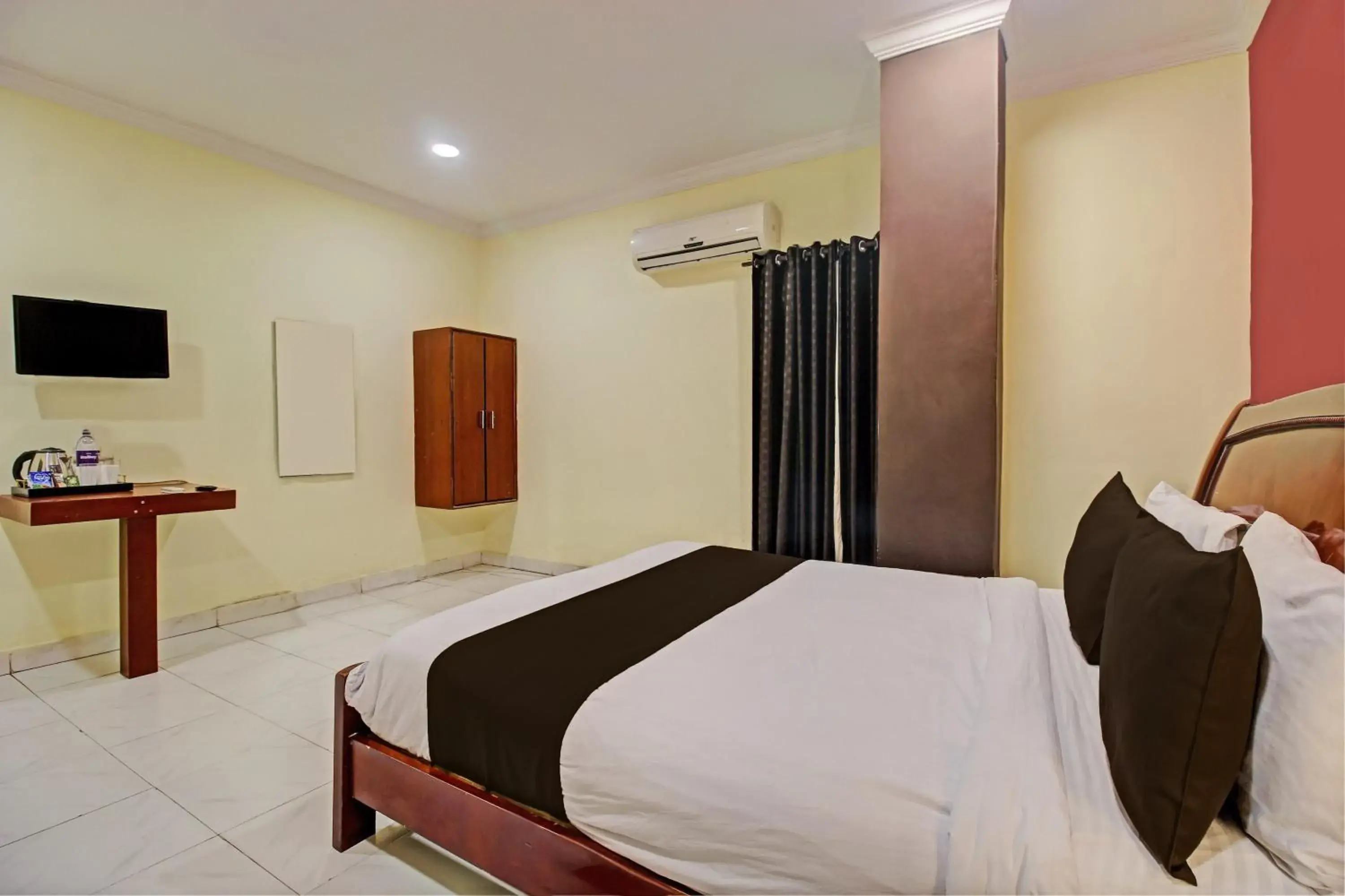 Bedroom, Bed in Hotel O Ruma Near Nampally Railway Station Bedroom, Bed in Hotel O Ruma Near Nampally Railway Station