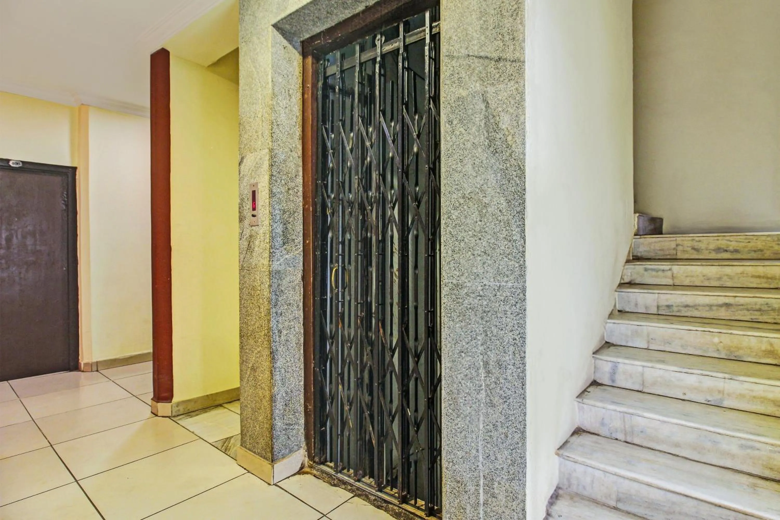 Lobby or reception in Hotel O Ruma Near Nampally Railway Station