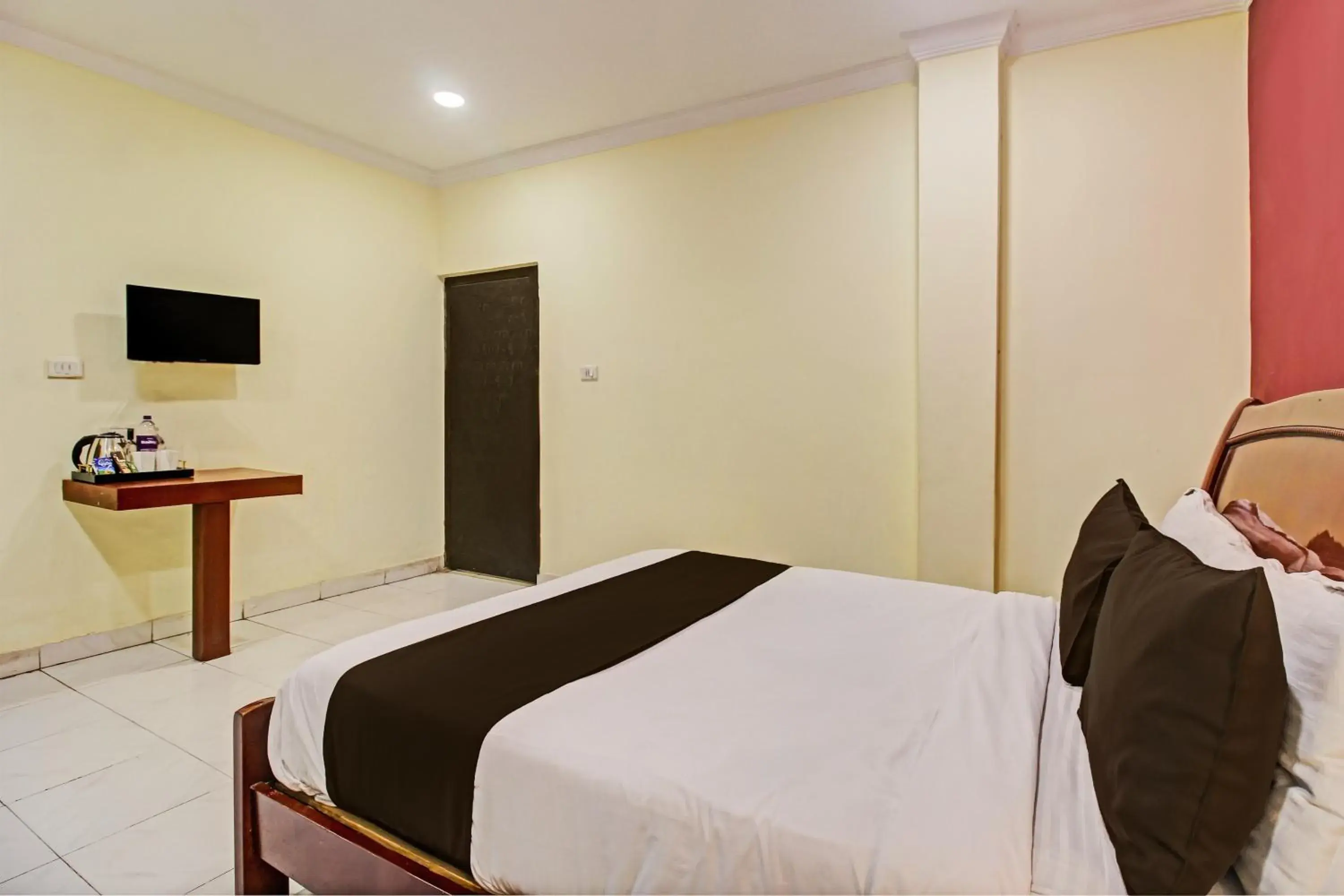 Bedroom, Bed in Hotel O Ruma Near Nampally Railway Station Bedroom, Bed in Hotel O Ruma Near Nampally Railway Station