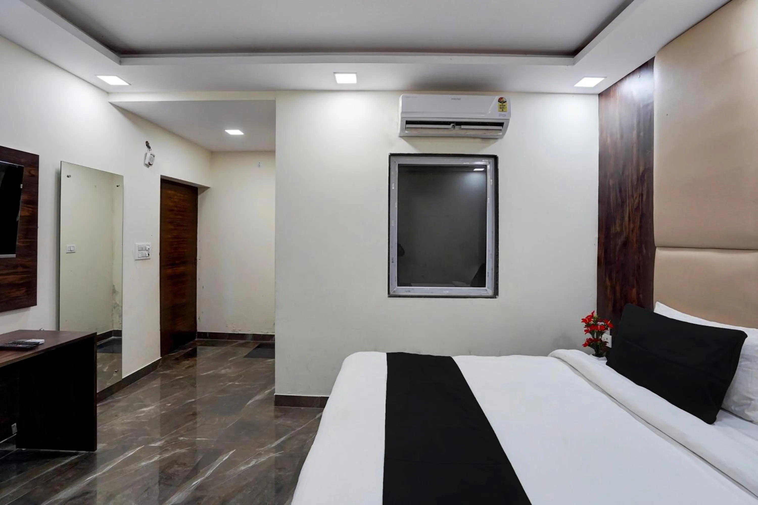 Bedroom, Bed in Townhouse DSR Classic