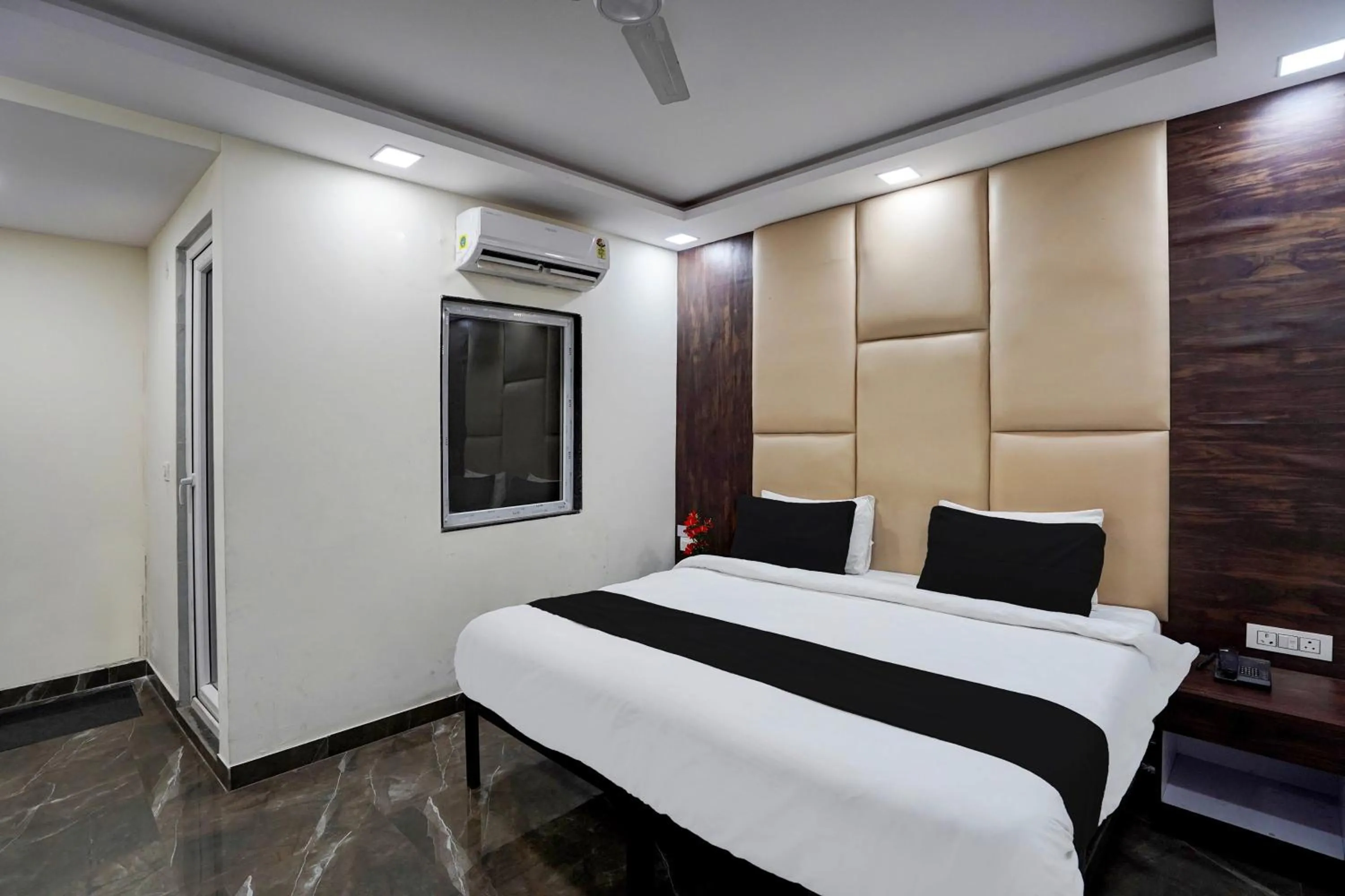 Facade/entrance, Bed in Townhouse DSR Classic