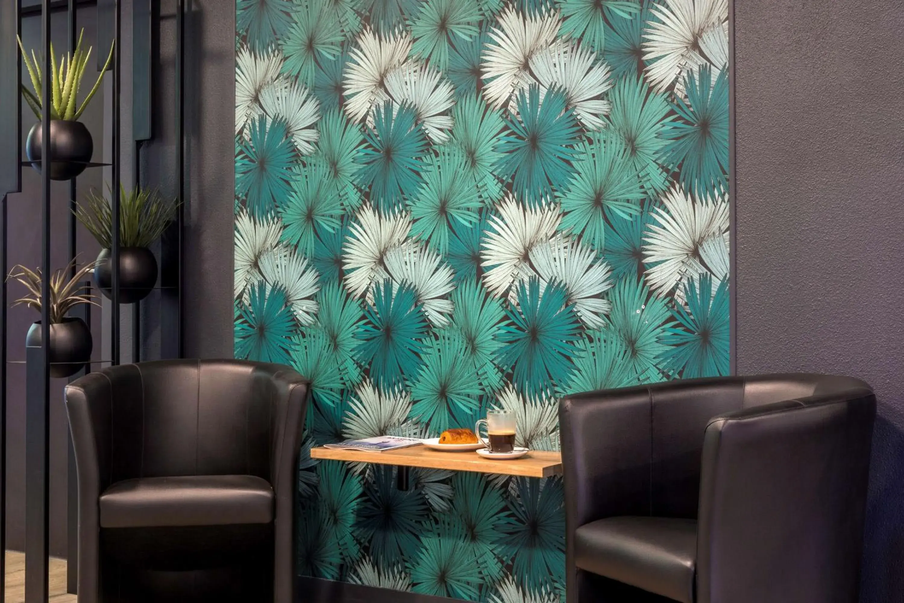 Living room in Sure Hotel by Best Western Saint-Amand-Les-Eaux Living room in Sure Hotel by Best Western Saint-Amand-Les-Eaux