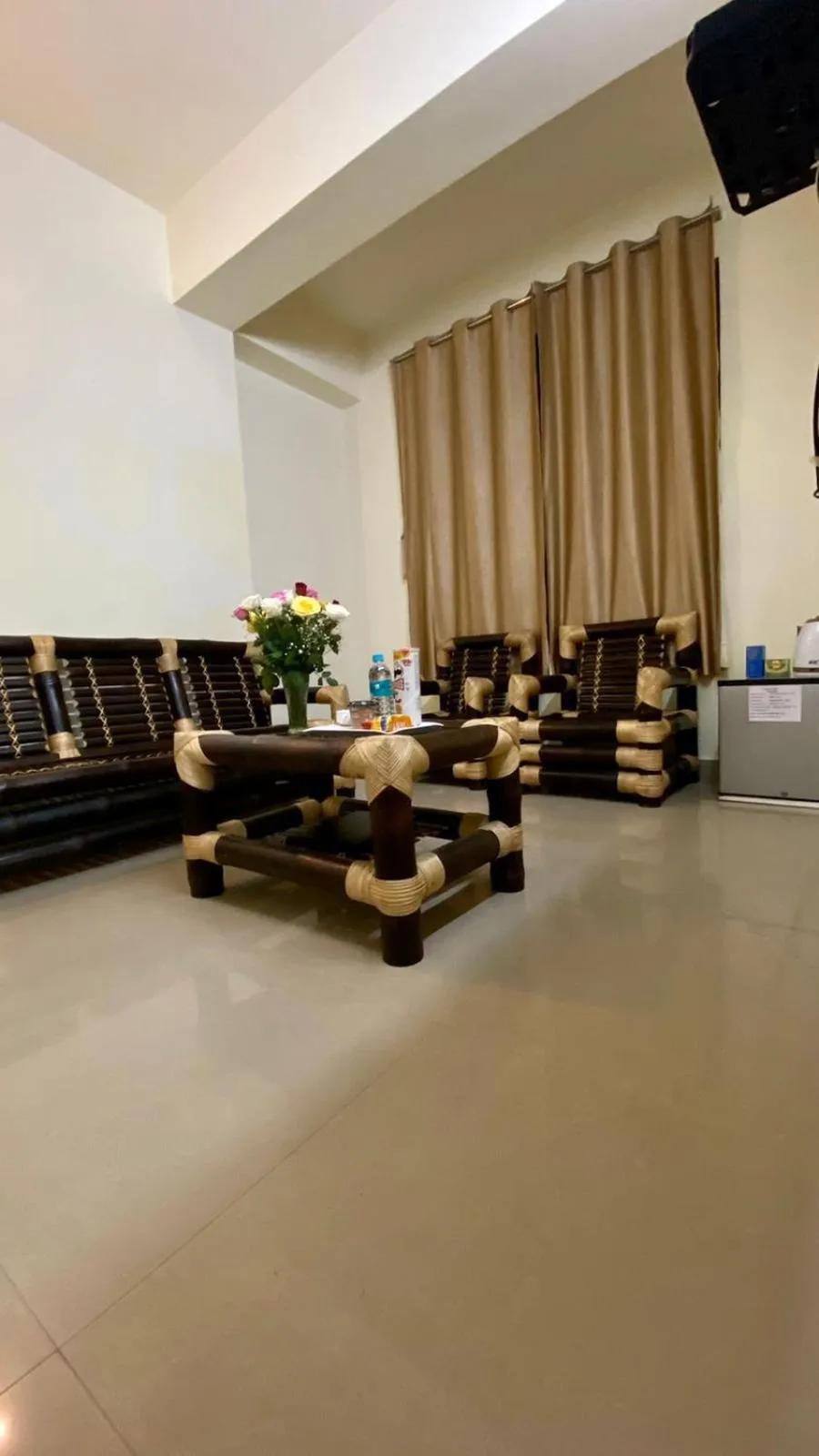 Living room in Hotel Travellers INN