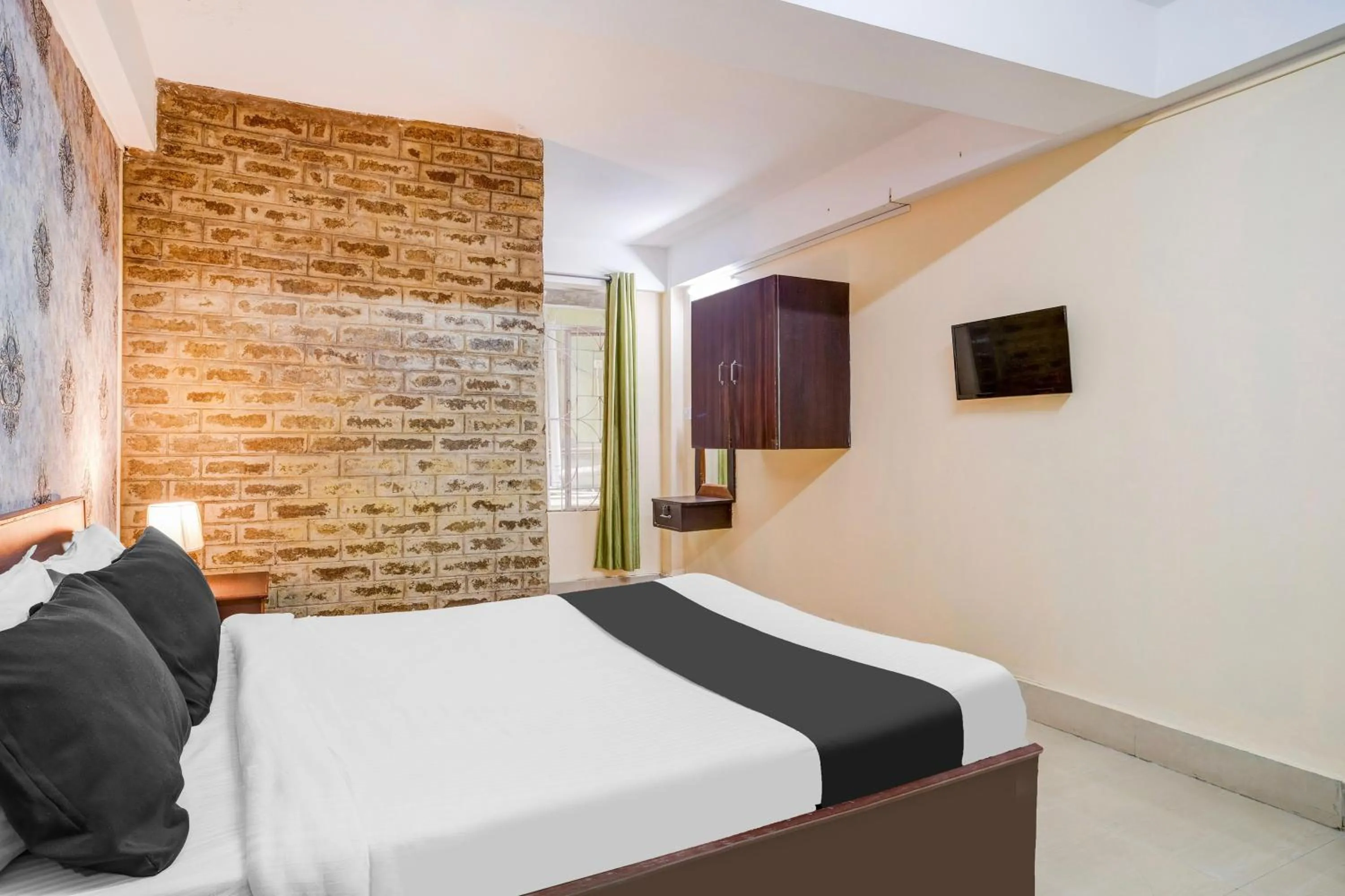 Bedroom, Bed in Hotel O Shillong Formerly Balaji Guest House