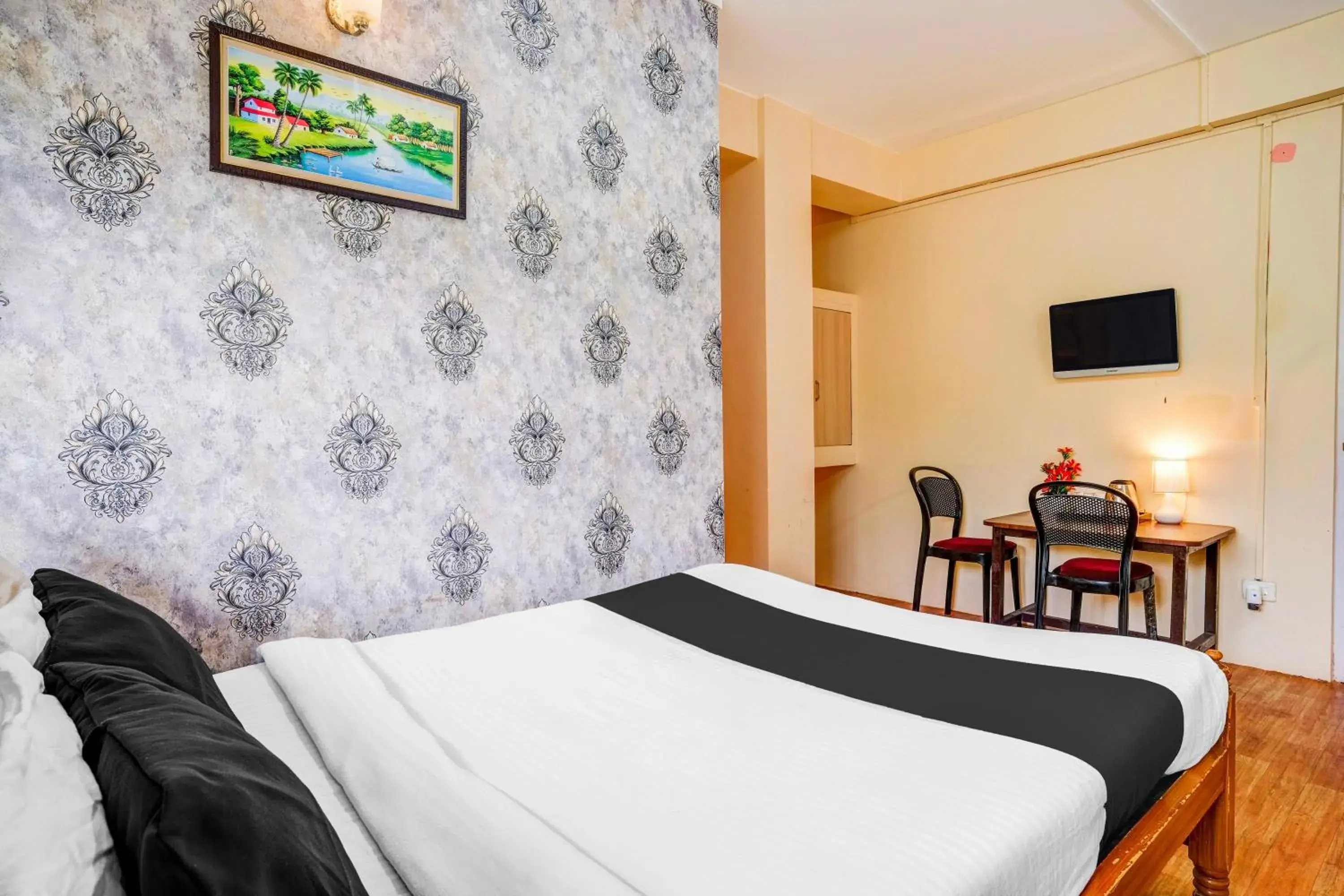 Bedroom, Bed in Super Hotel O Shillong Formerly Balaji Guest House Bedroom, Bed in Super Hotel O Shillong Formerly Balaji Guest House