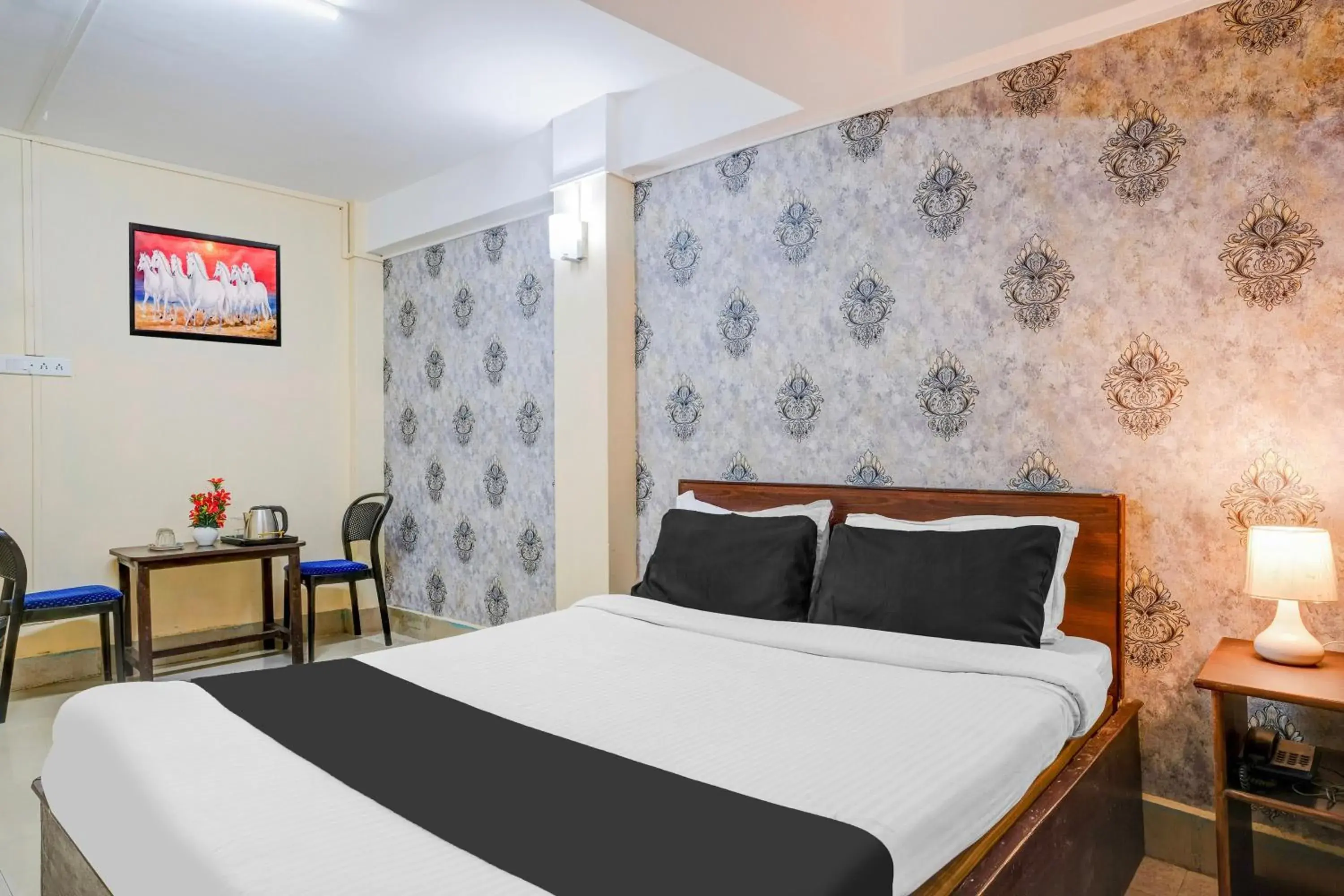 Bedroom, Bed in Super Hotel O Shillong Formerly Balaji Guest House Bedroom, Bed in Super Hotel O Shillong Formerly Balaji Guest House