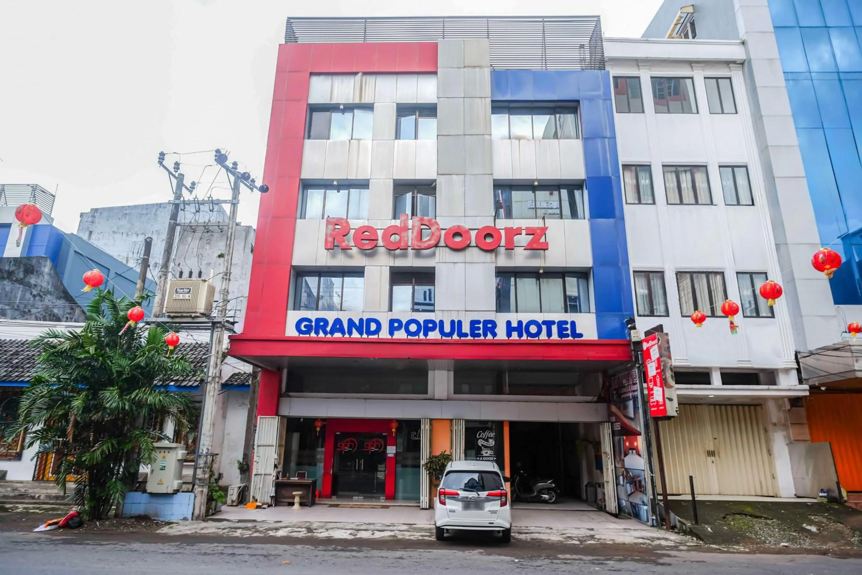 RedDoorz Plus at Grand Populer Hotel Makassar