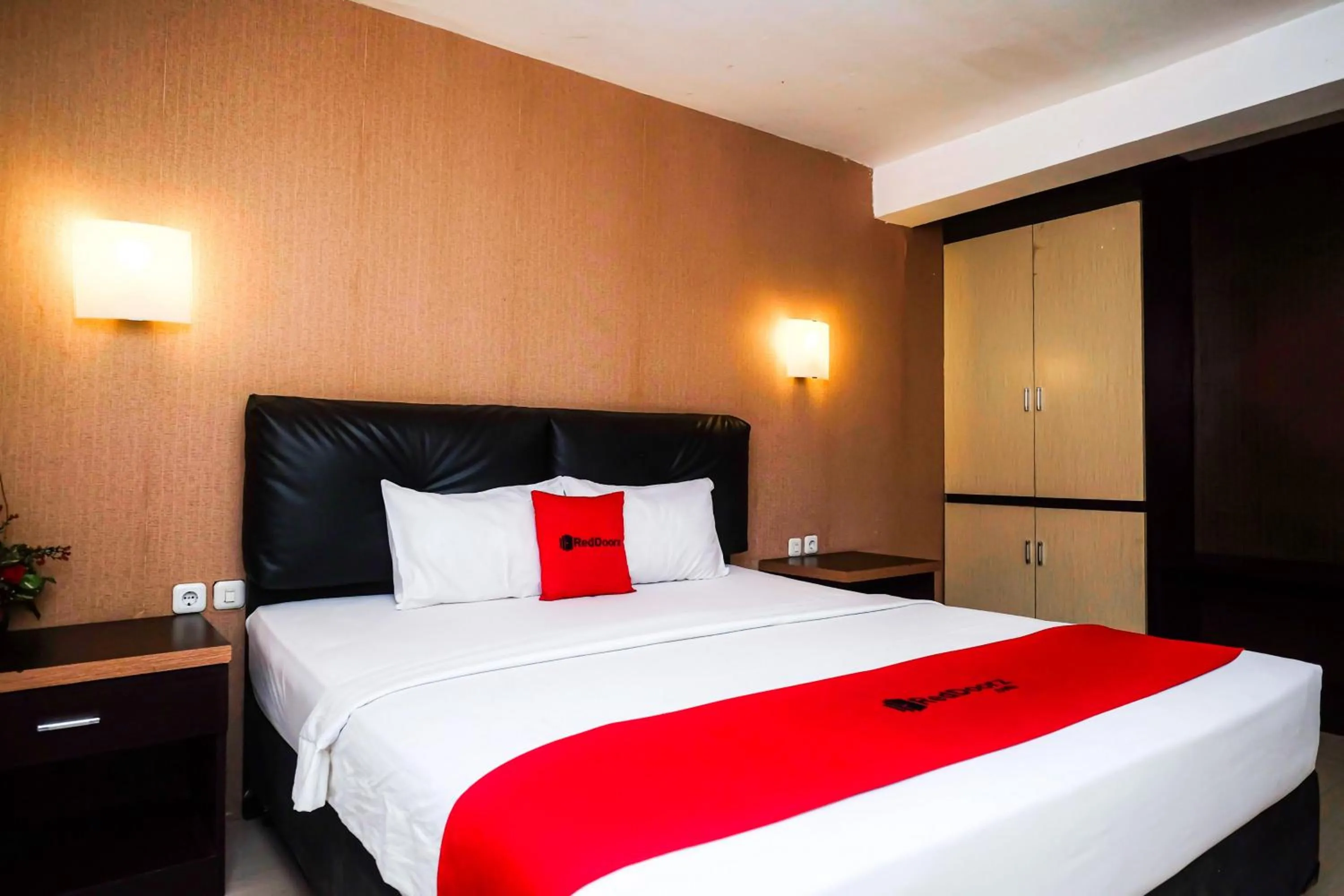 RedDoorz Plus at Grand Populer Hotel Makassar