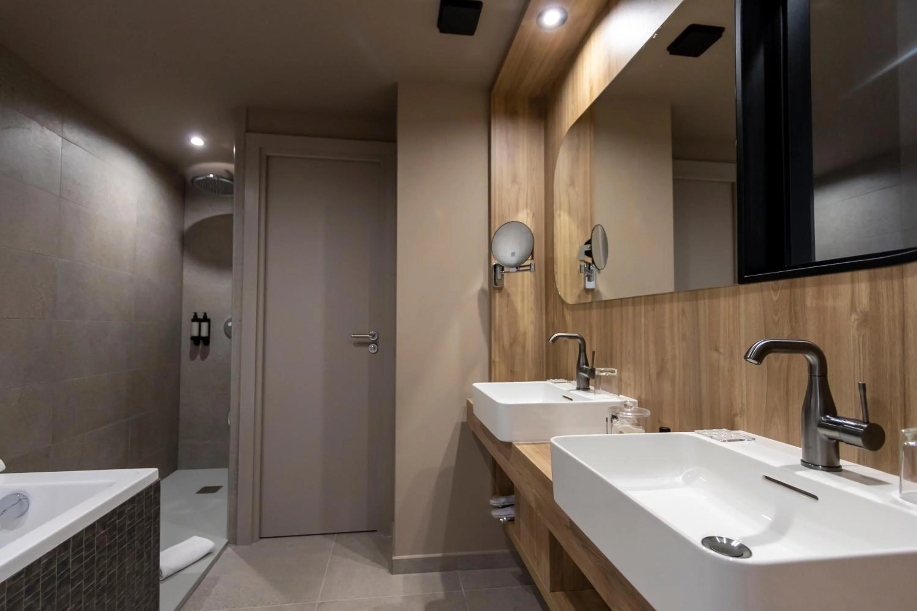 Bathroom in Hotel L'Acquale