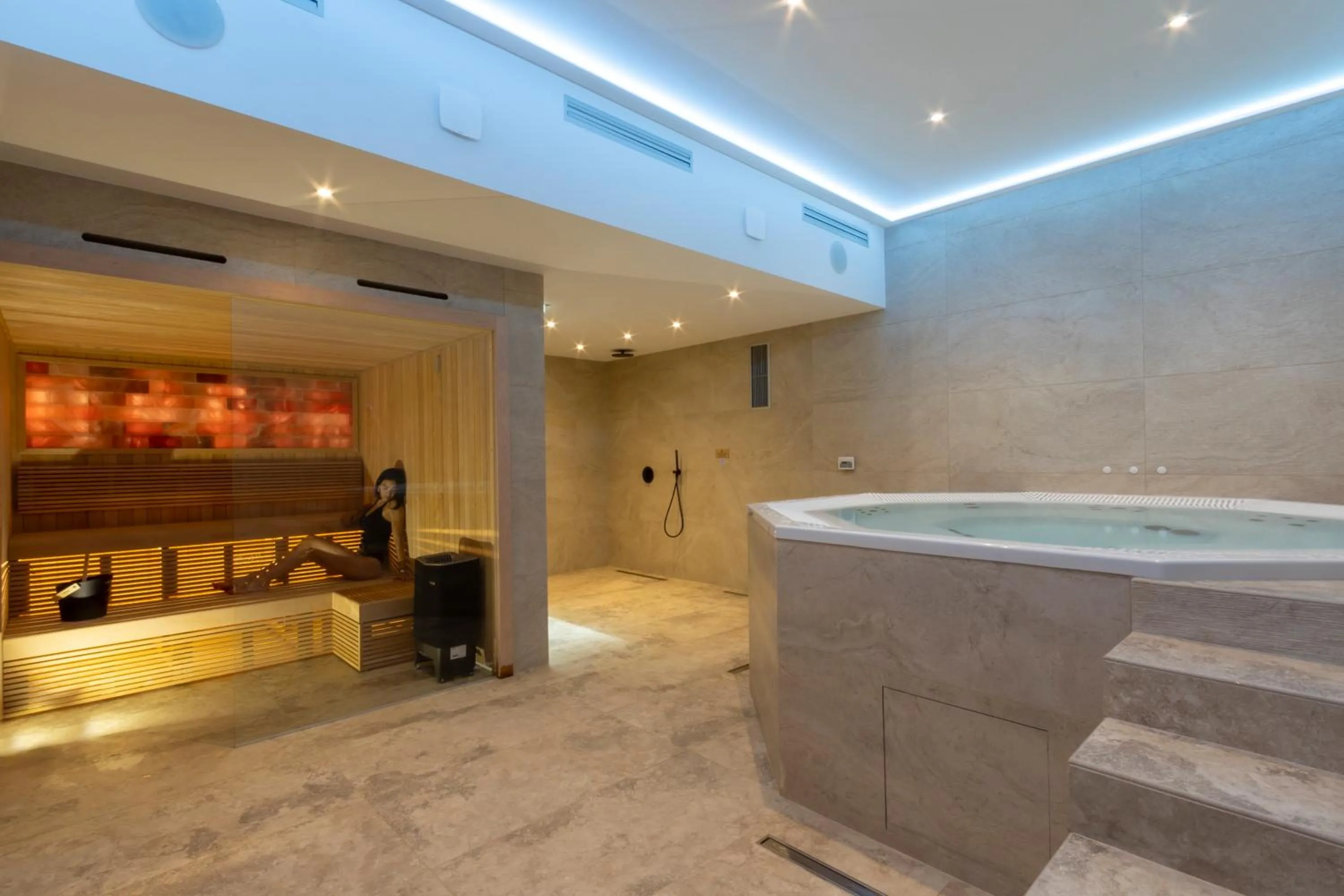 Hot Tub in Hotel L'Acquale