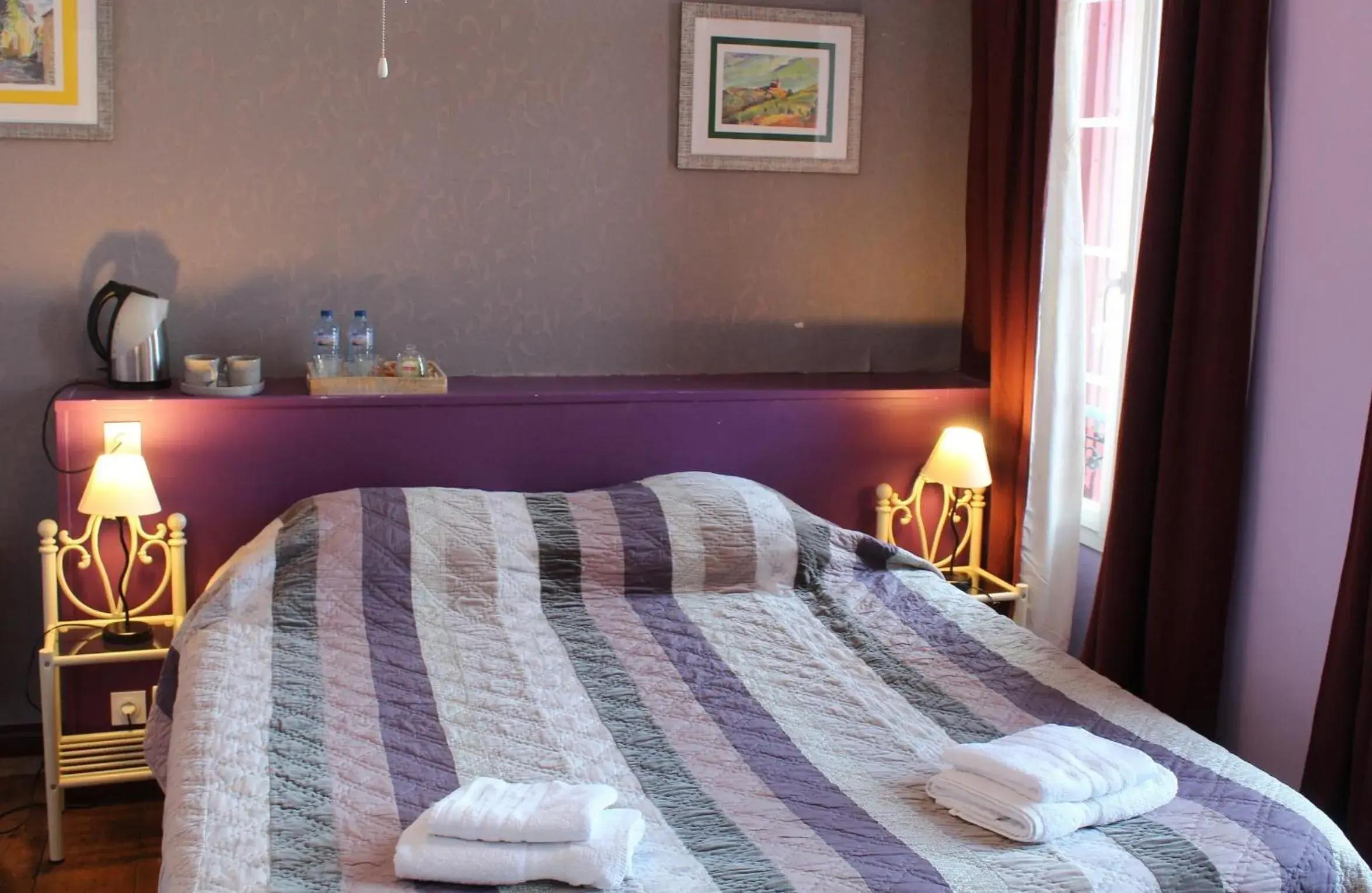 Luxury Triple Room - single occupancy in Maison Prades Chambre d'Hôtes Luxury Triple Room - single occupancy in Maison Prades Chambre d'Hôtes