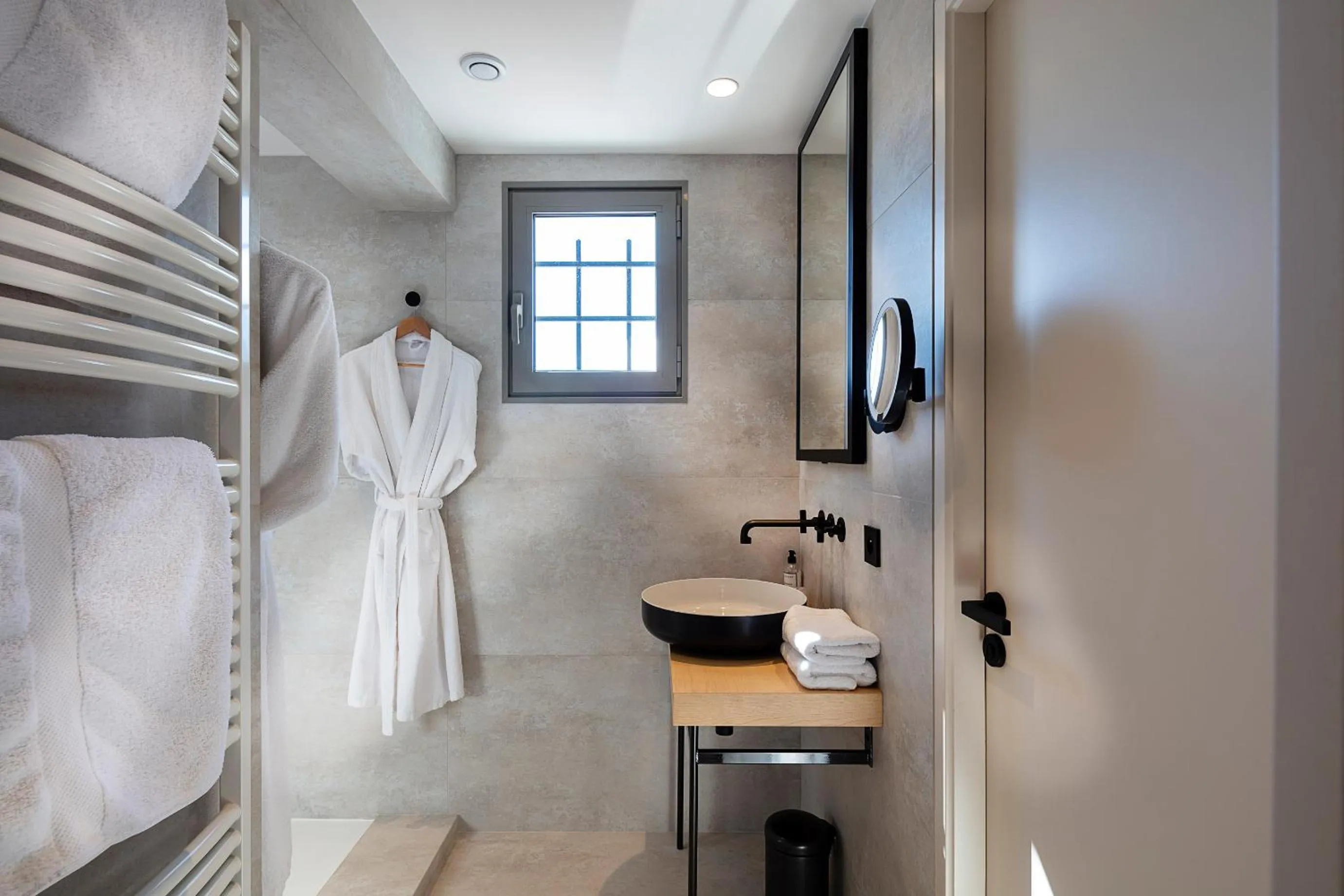 Bathroom, Bed in Atmospheres