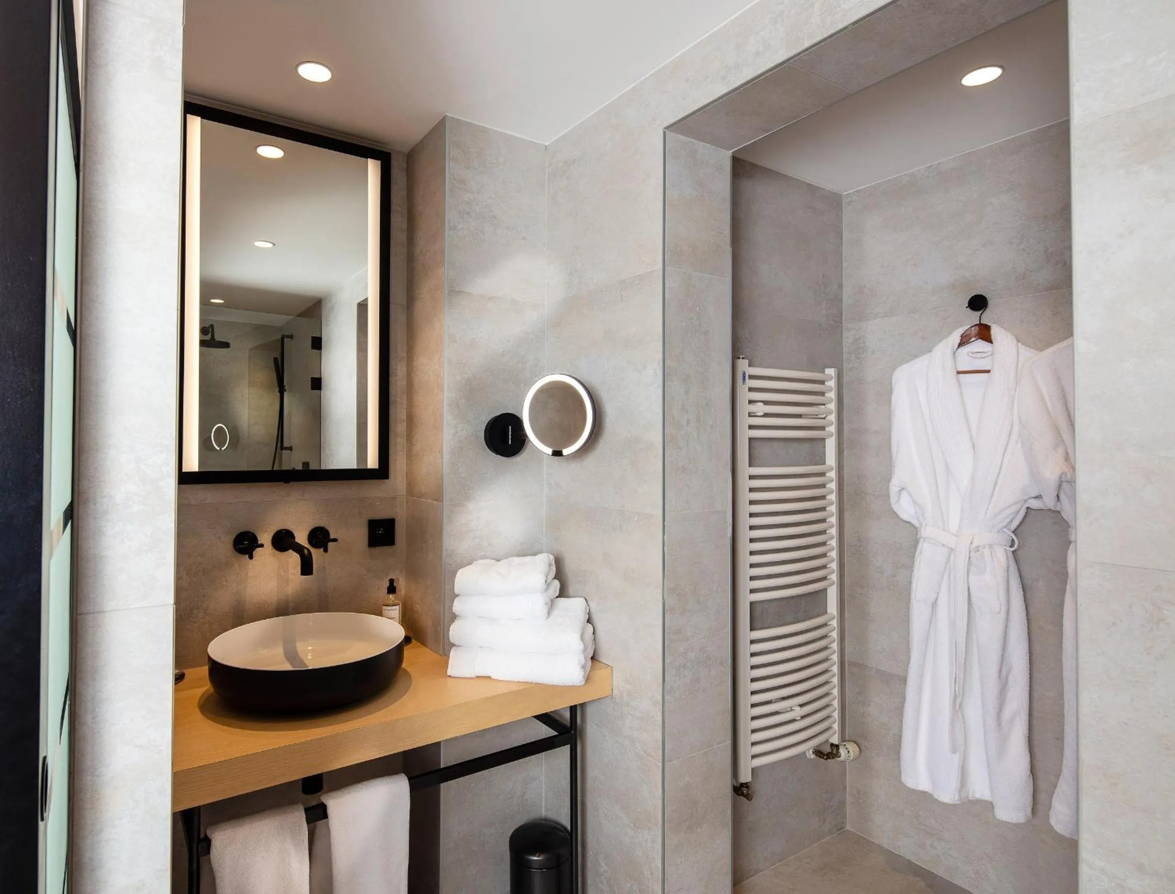 Bathroom in Atmospheres