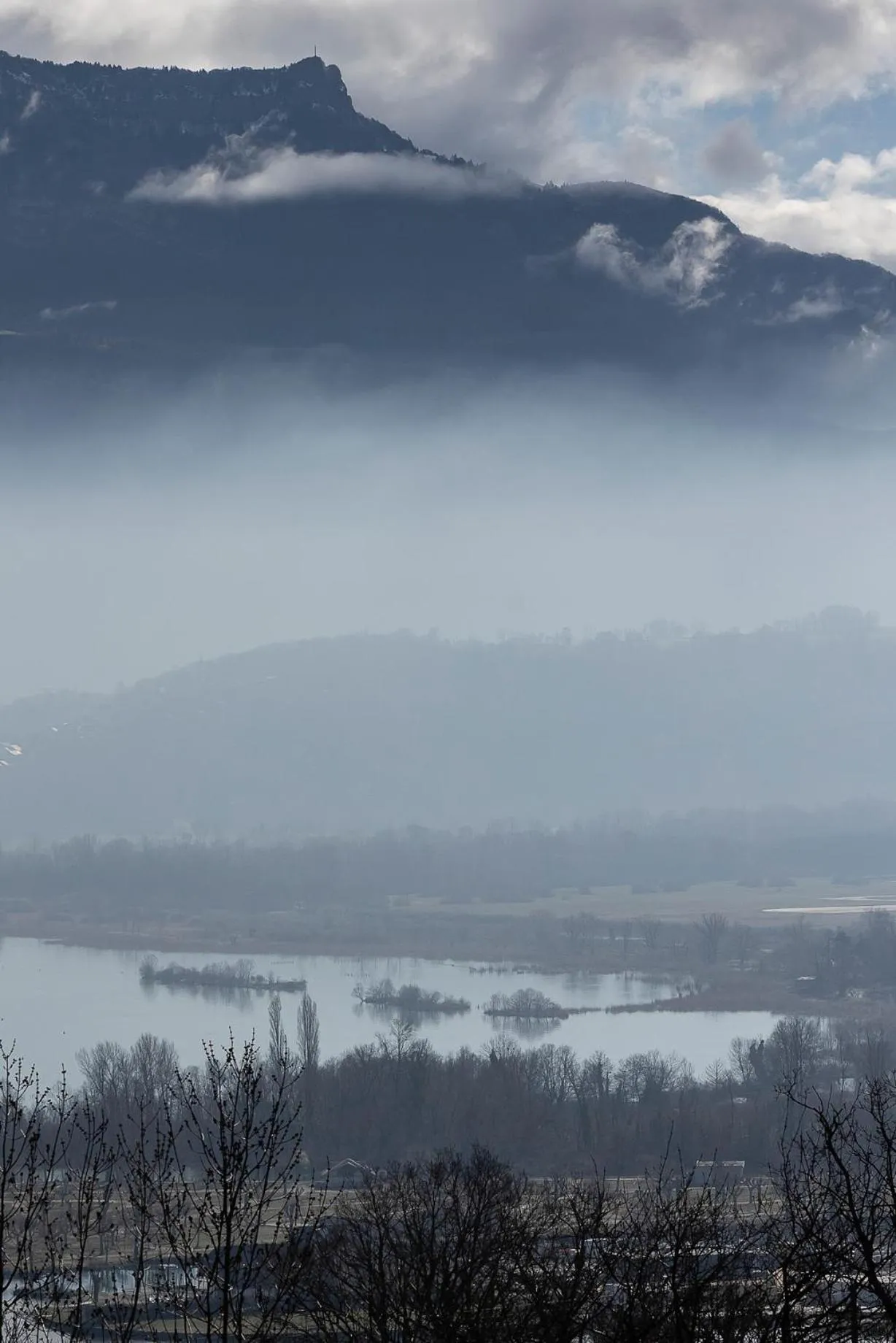 Lake view in Atmospheres