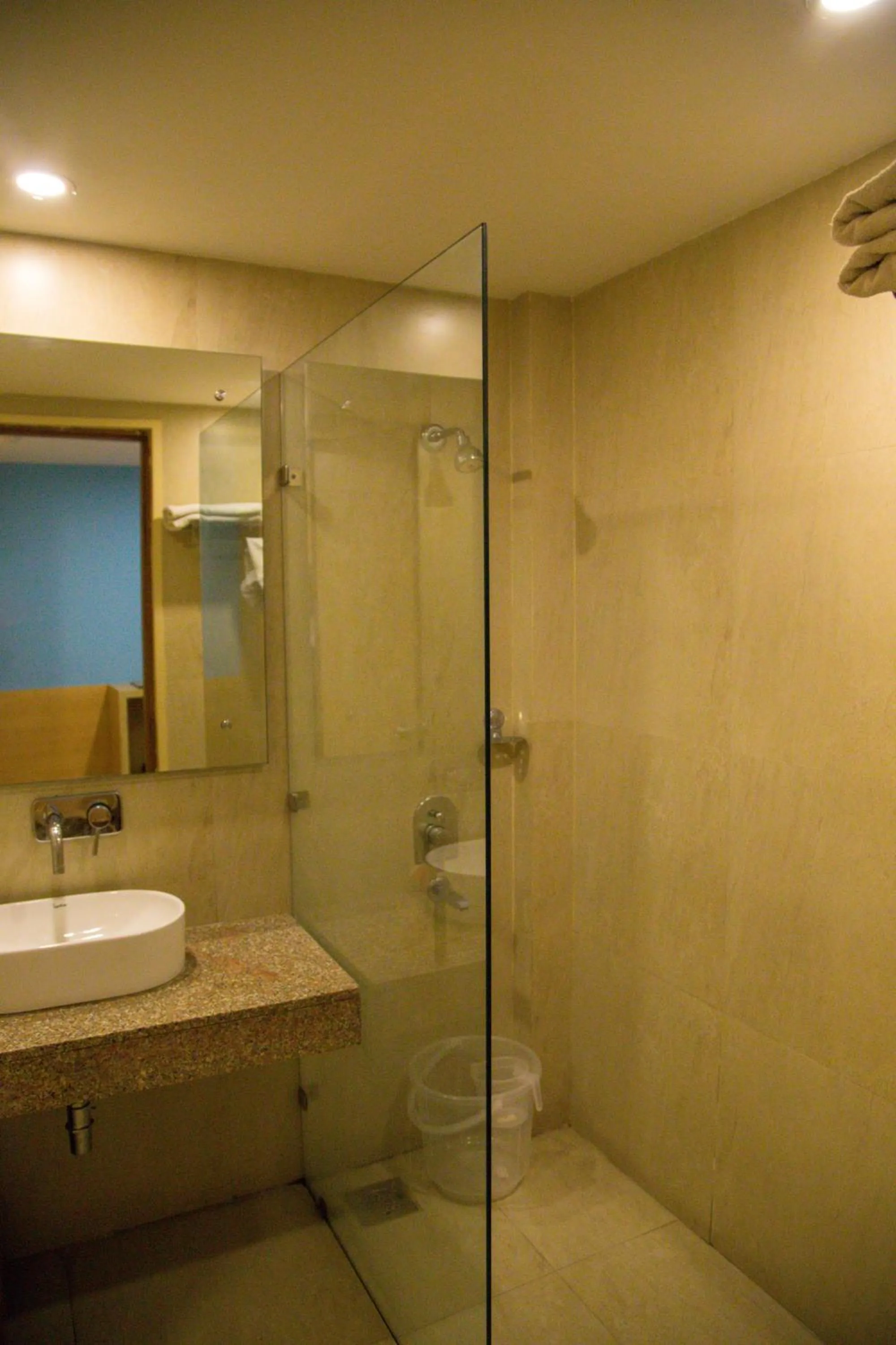 Bathroom in Four Leaf Service Suites, Haridwar
