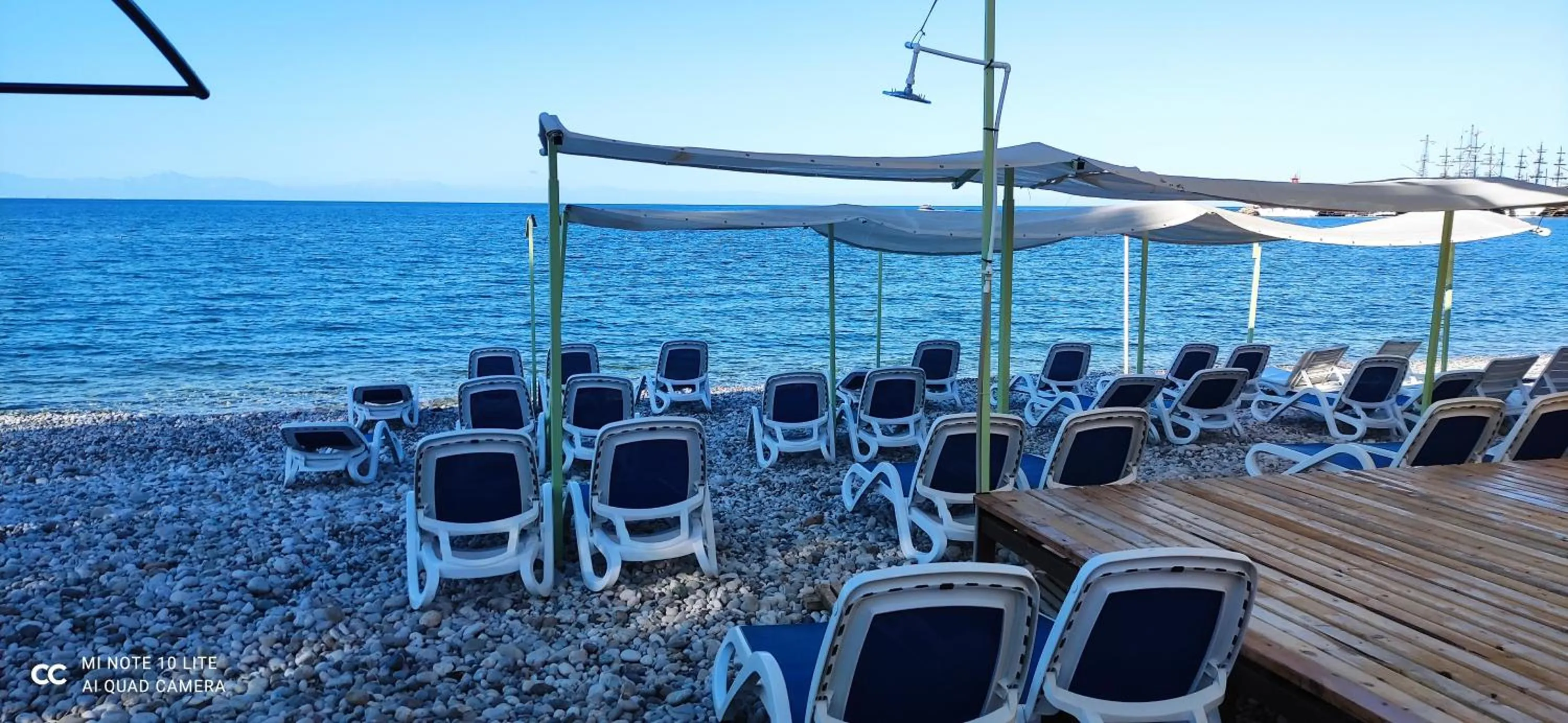 Day in Romeo Beach Hotel