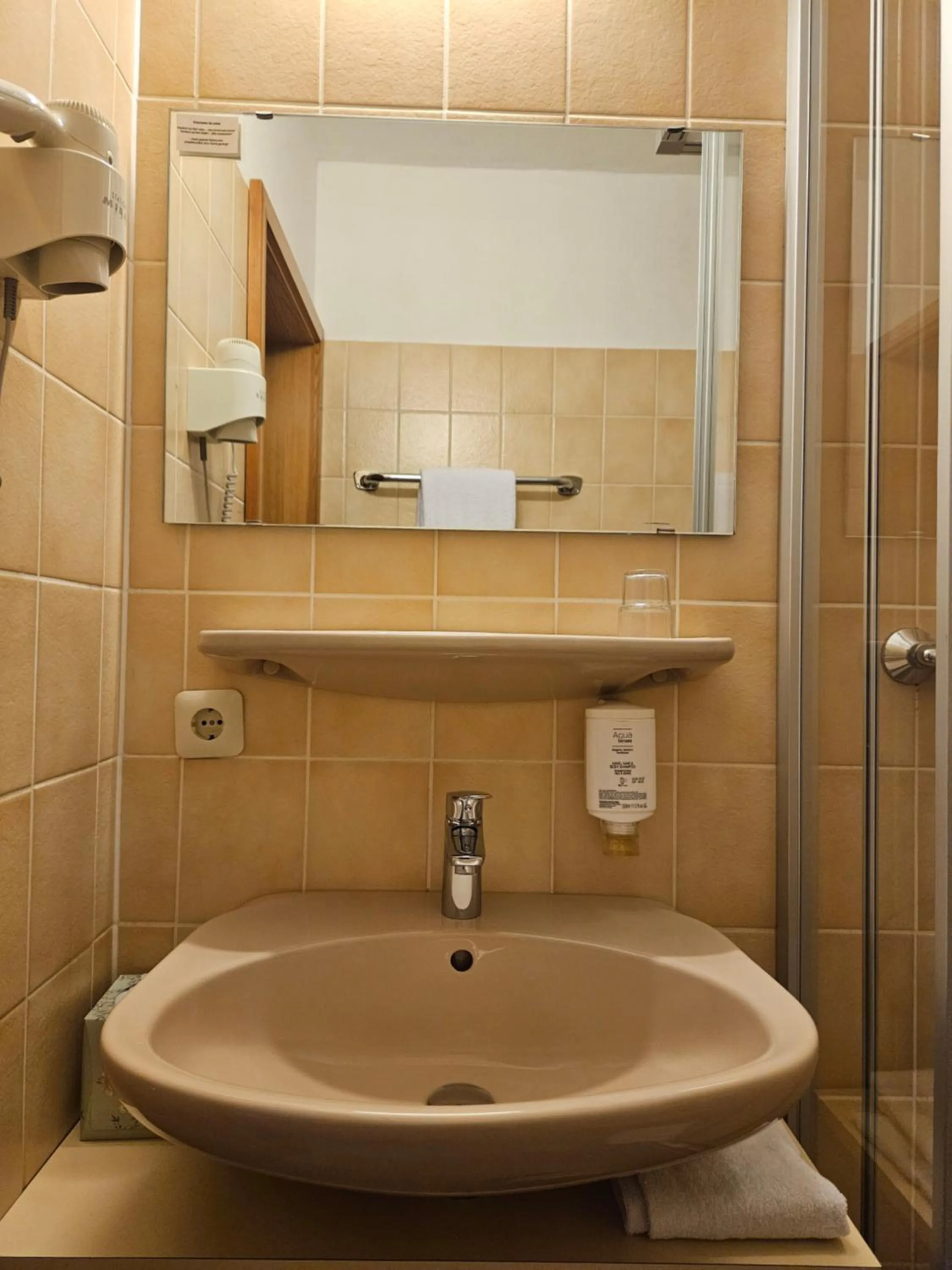 Bathroom in Landhotel Ölmühle