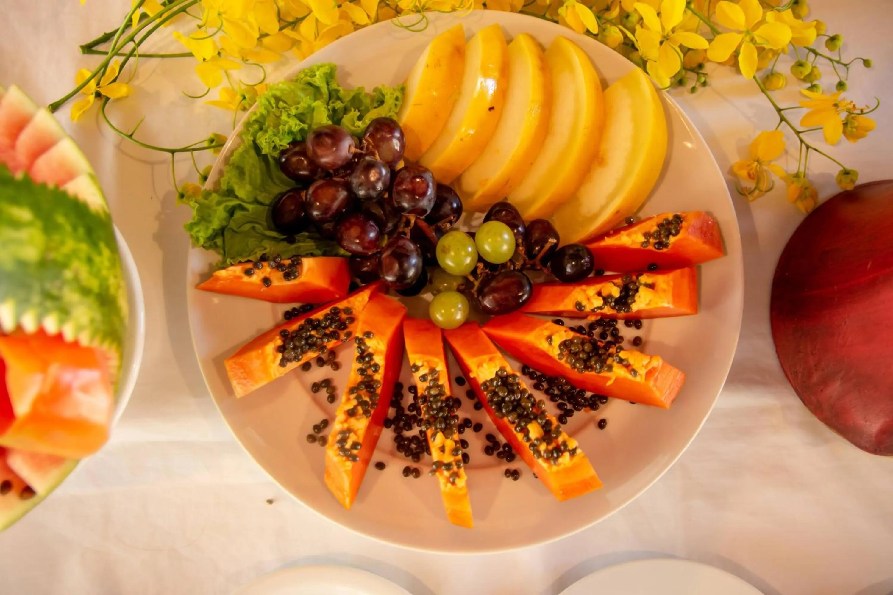 Buffet breakfast in Orla Nautica