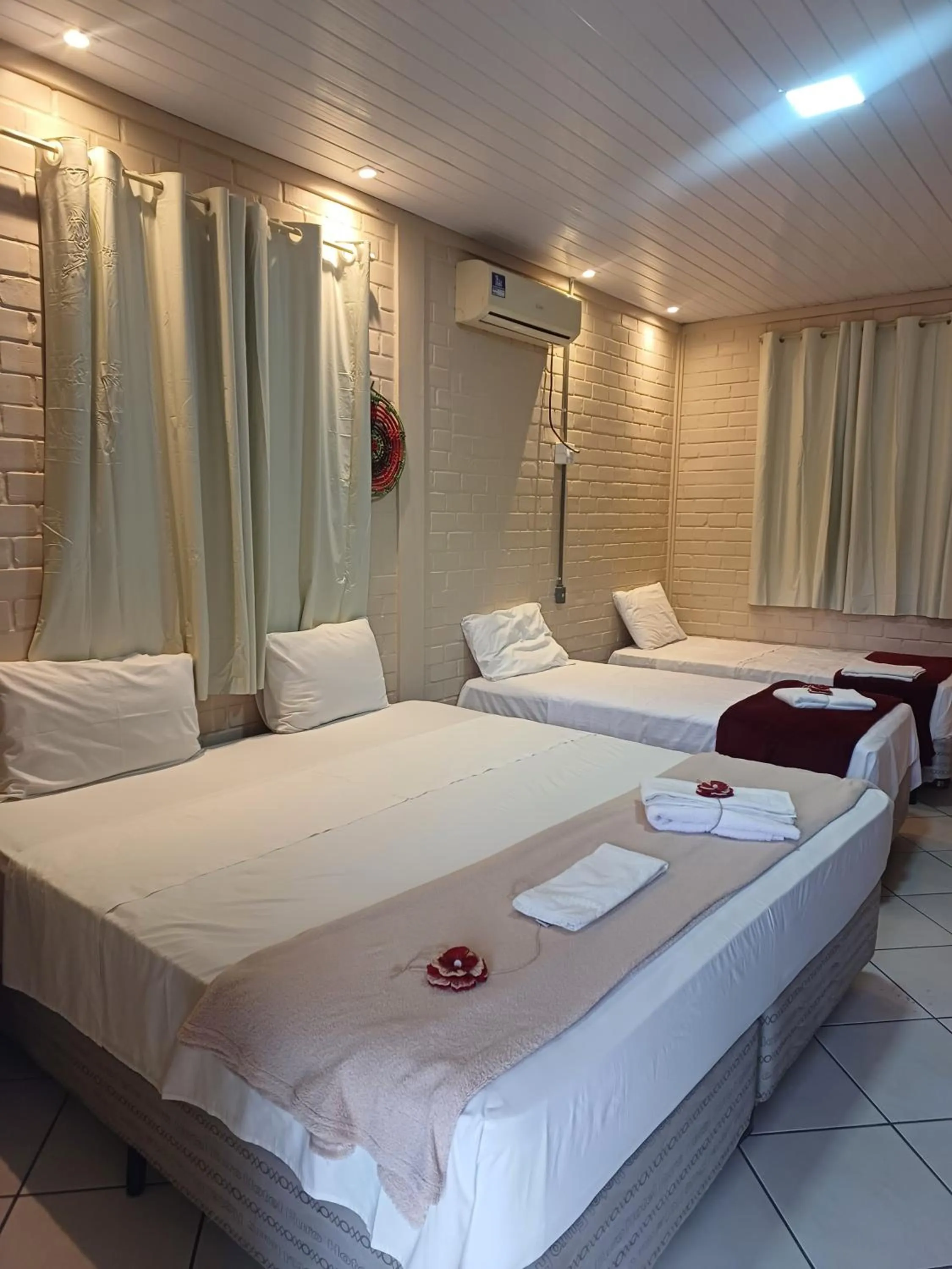 Photo of the whole room, Bed in Orla Nautica