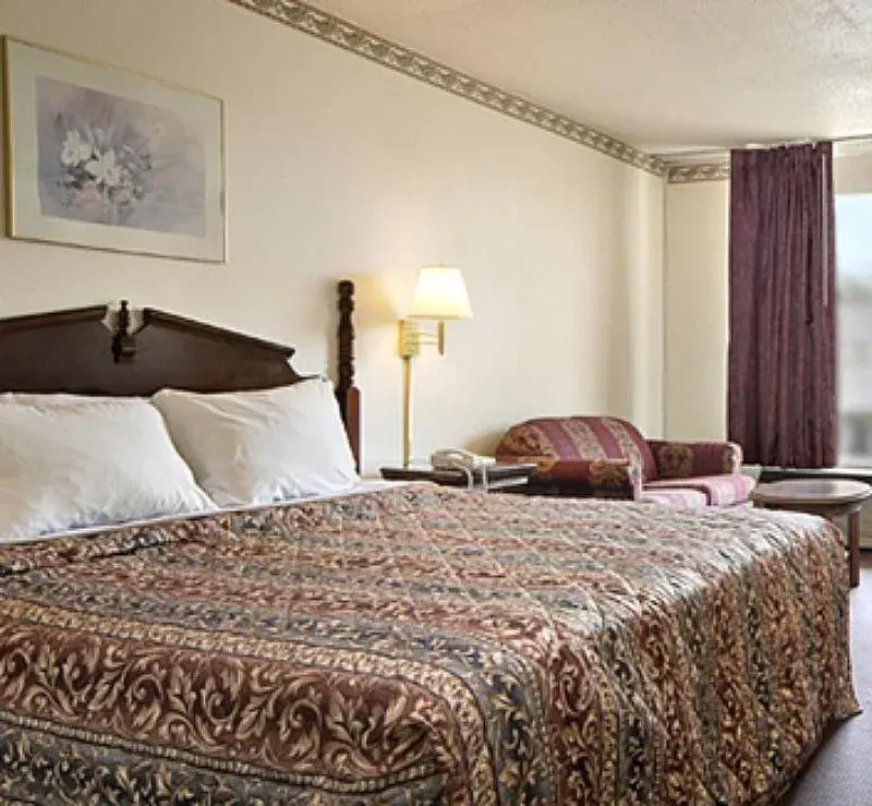 Bed in Royal Extended Stay Bed in Royal Extended Stay