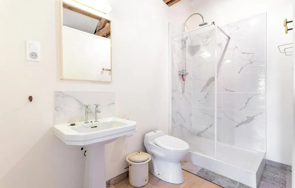 Bathroom in Le presbytère de Fressin