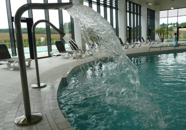 Swimming pool in Le presbytère de Fressin