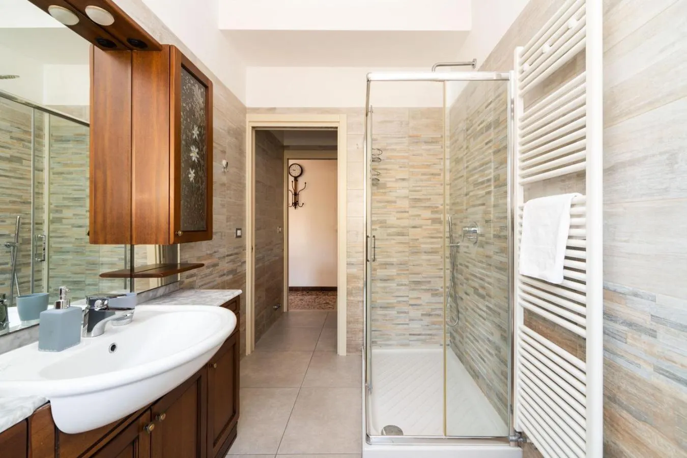 Shower in Monti Guesthouse