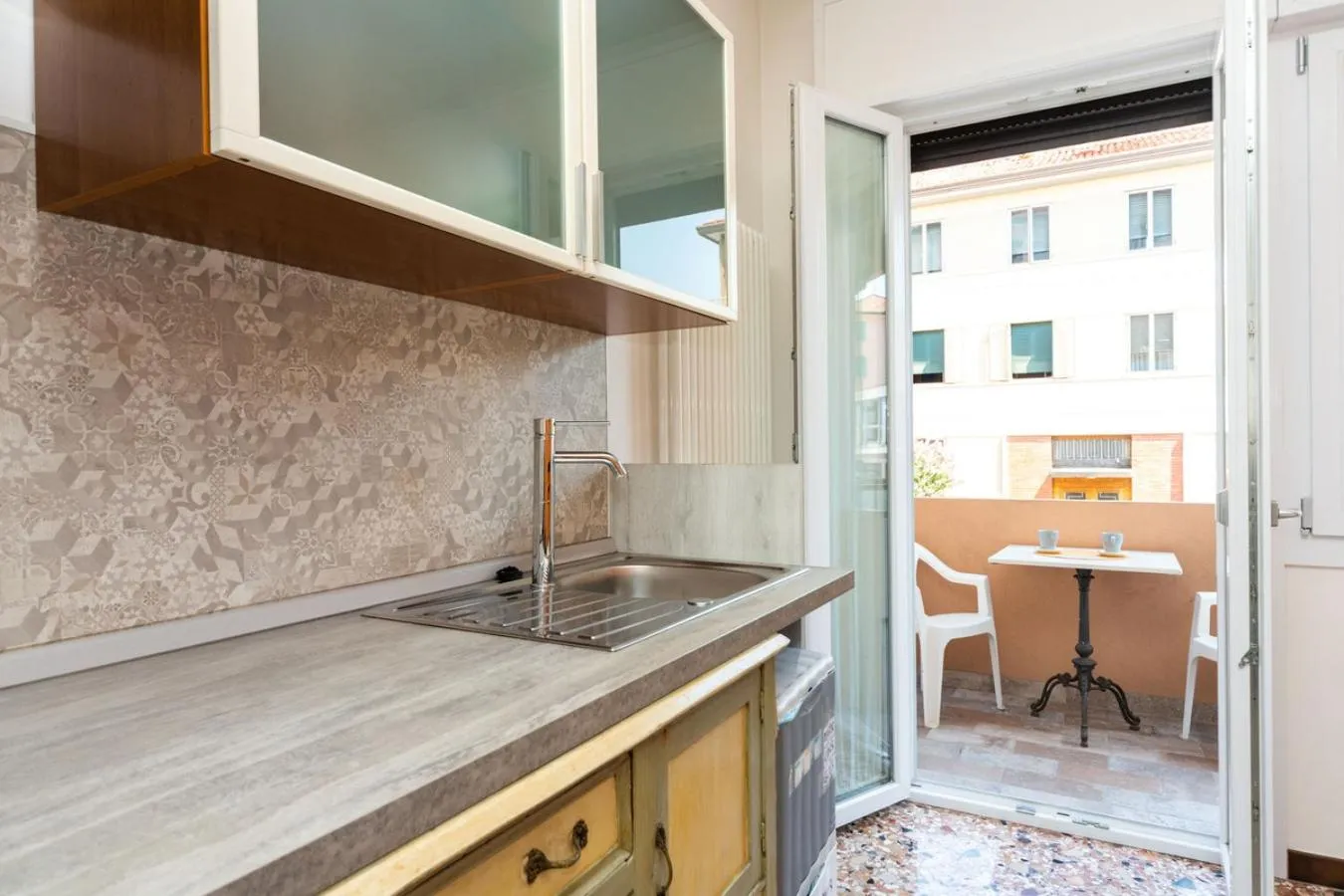Kitchen or kitchenette in Monti Guesthouse