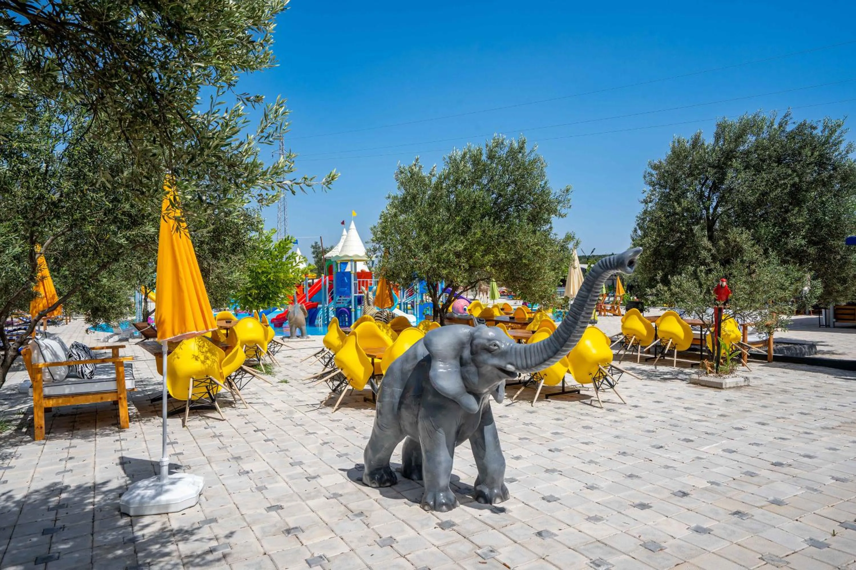 Restaurant/places to eat in simlarda aquapark otel