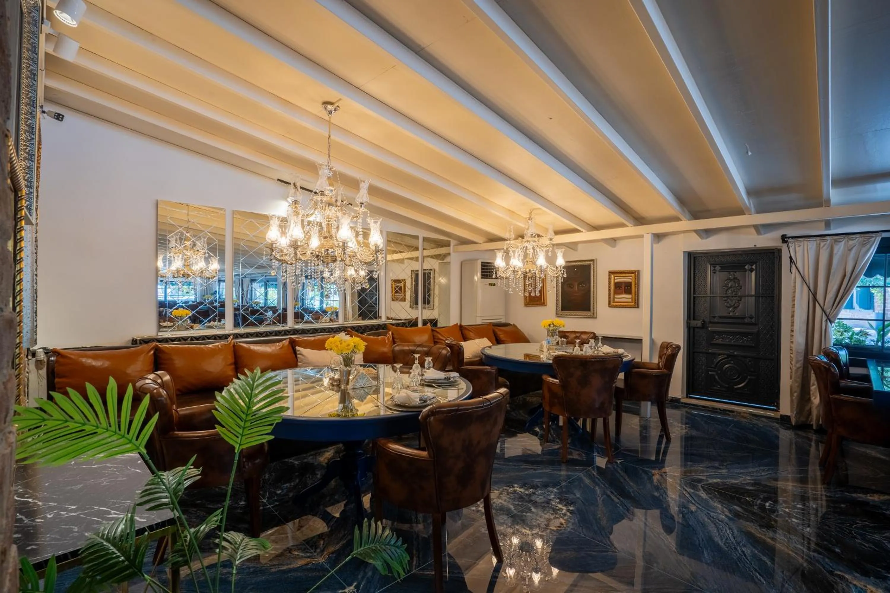 Restaurant/places to eat in simlarda aquapark otel