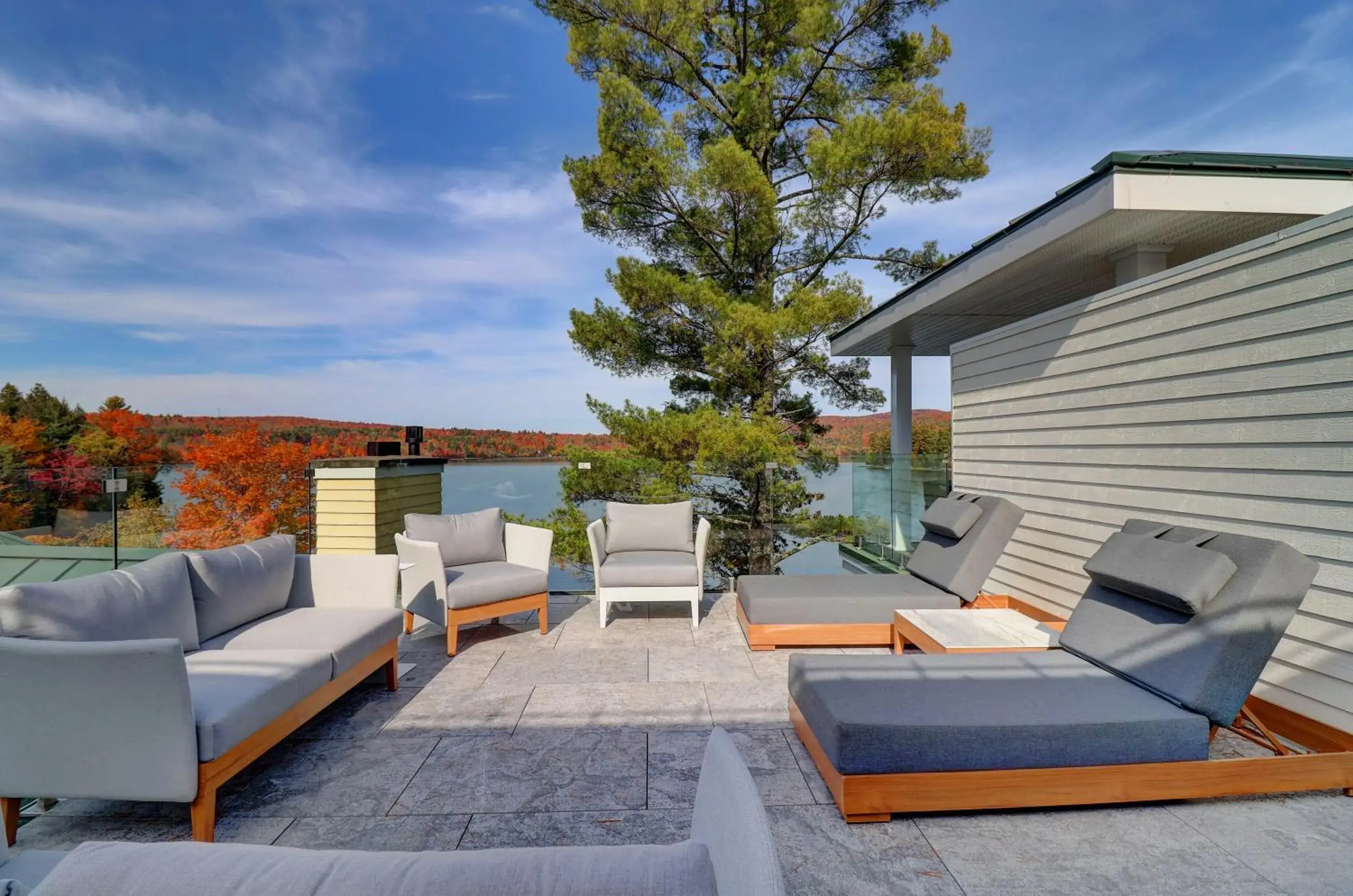 Penthouse with Lake View in Ripplecove Hotel & Spa Penthouse with Lake View in Ripplecove Hotel & Spa