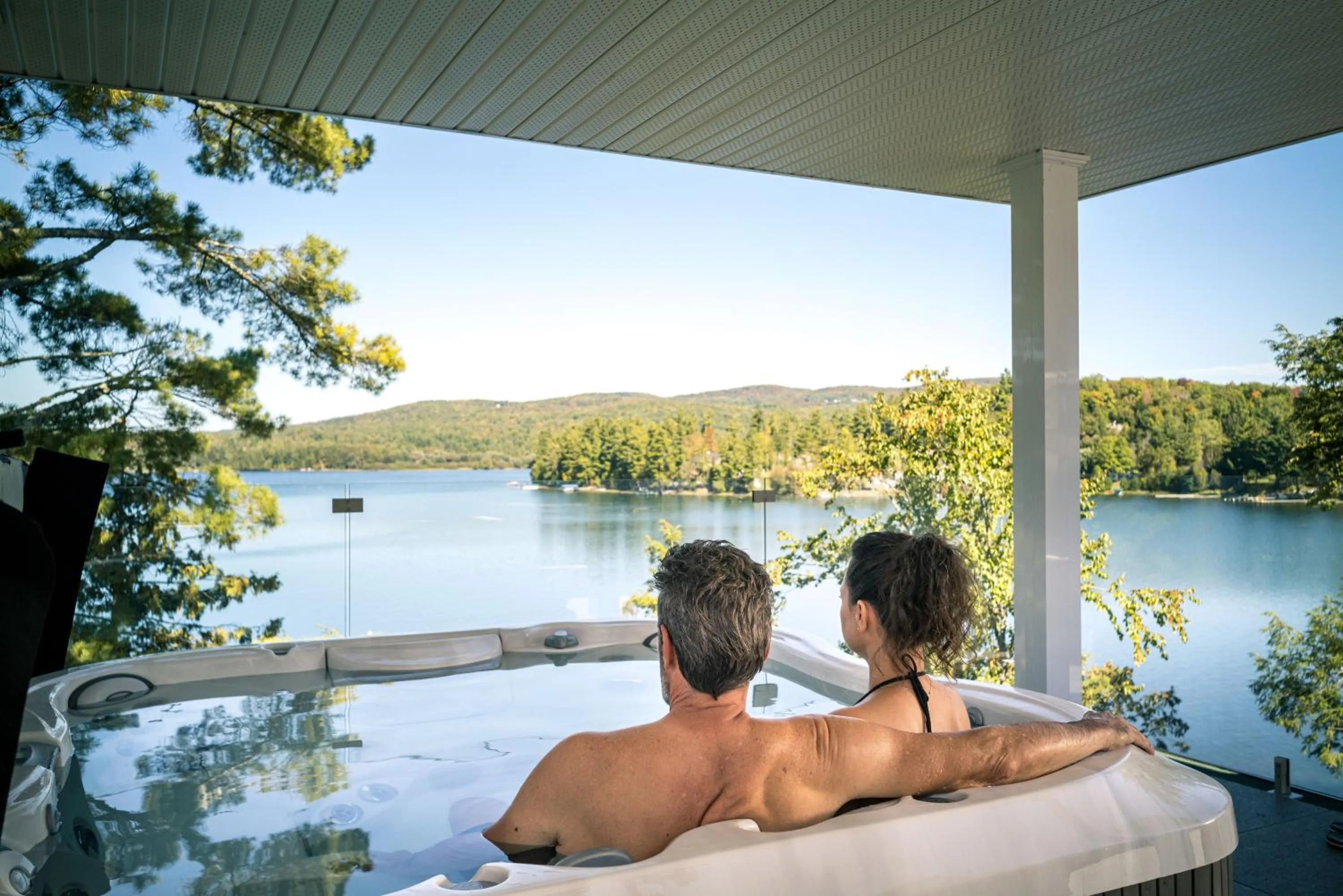 Hot Tub in Ripplecove Hotel & Spa