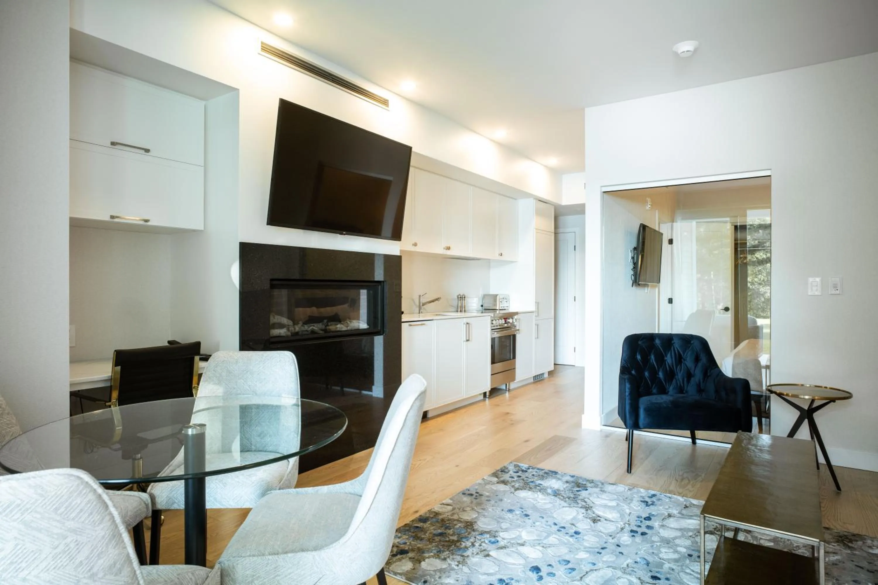 TV and multimedia in Ripplecove Hotel & Spa