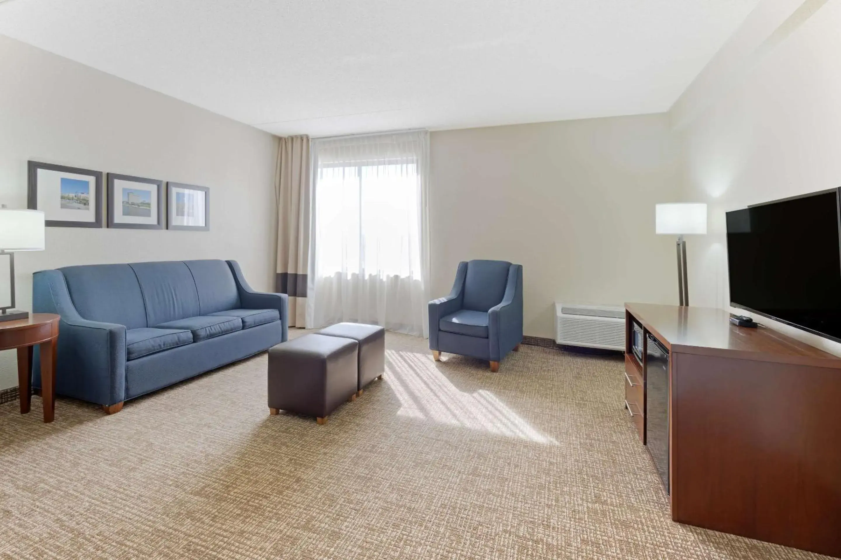 King Room - Accessible/Non-Smoking in Comfort Inn & Suites Wichita Northeast King Room - Accessible/Non-Smoking in Comfort Inn & Suites Wichita Northeast