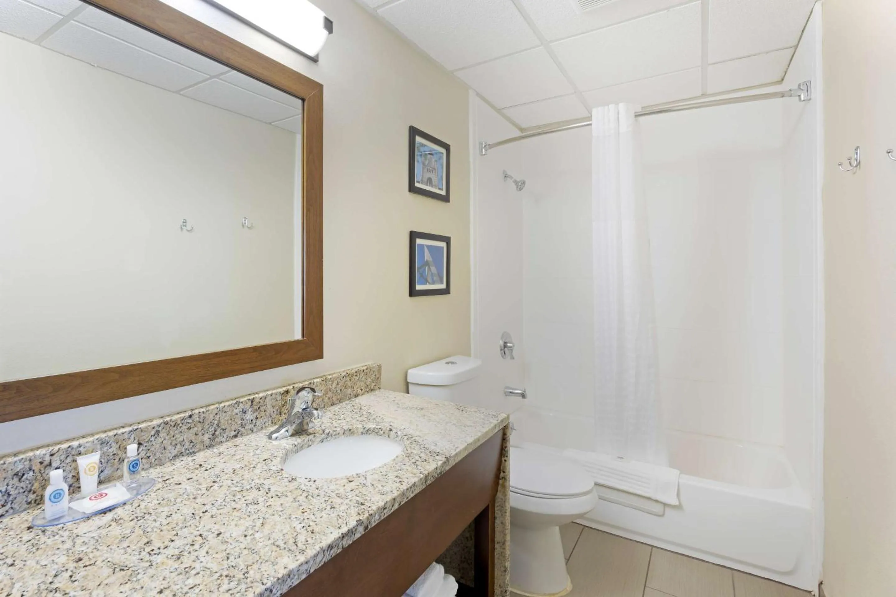 Bedroom in Comfort Inn & Suites Wichita Northeast