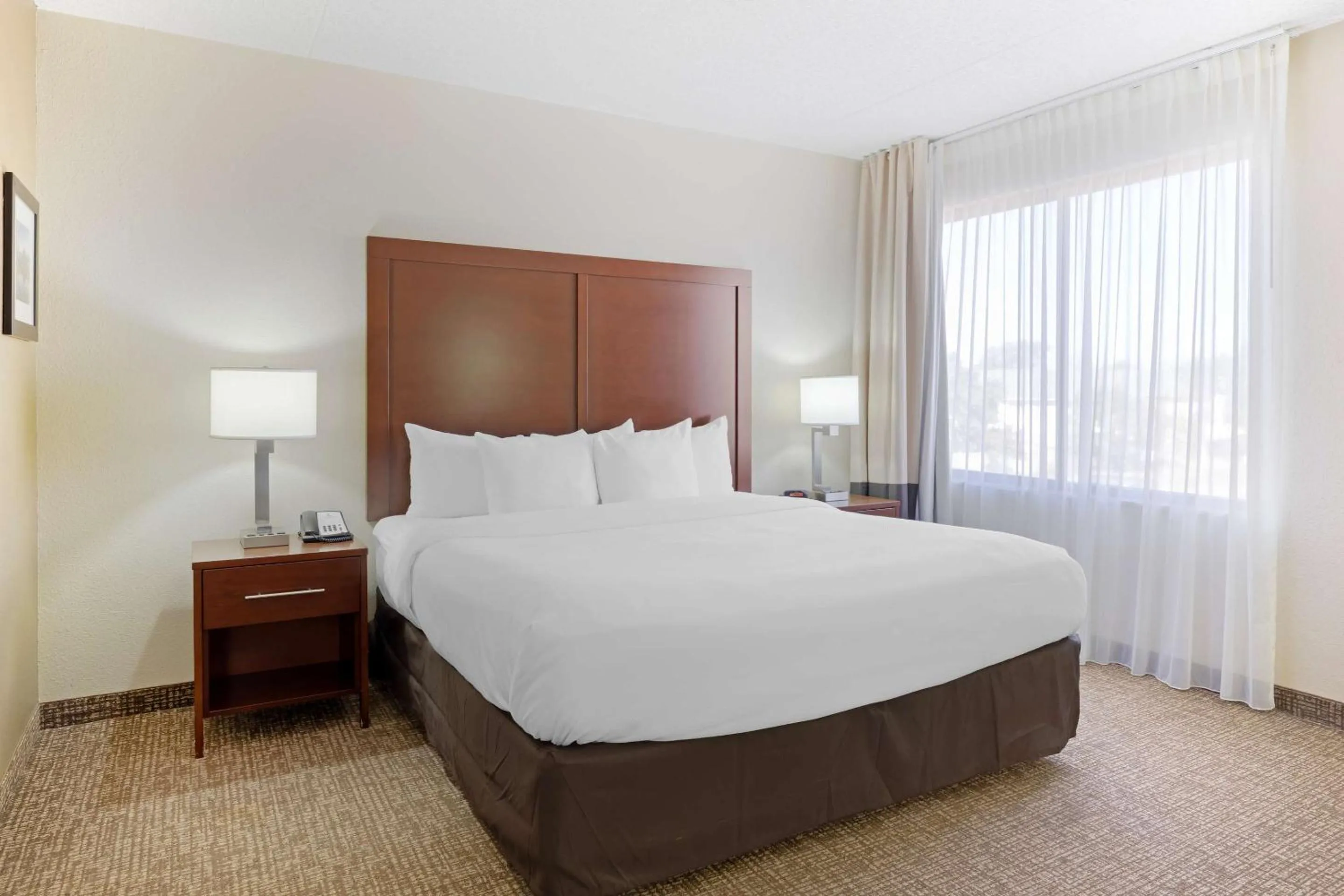 Bedroom, Bed in Comfort Inn & Suites Wichita Northeast