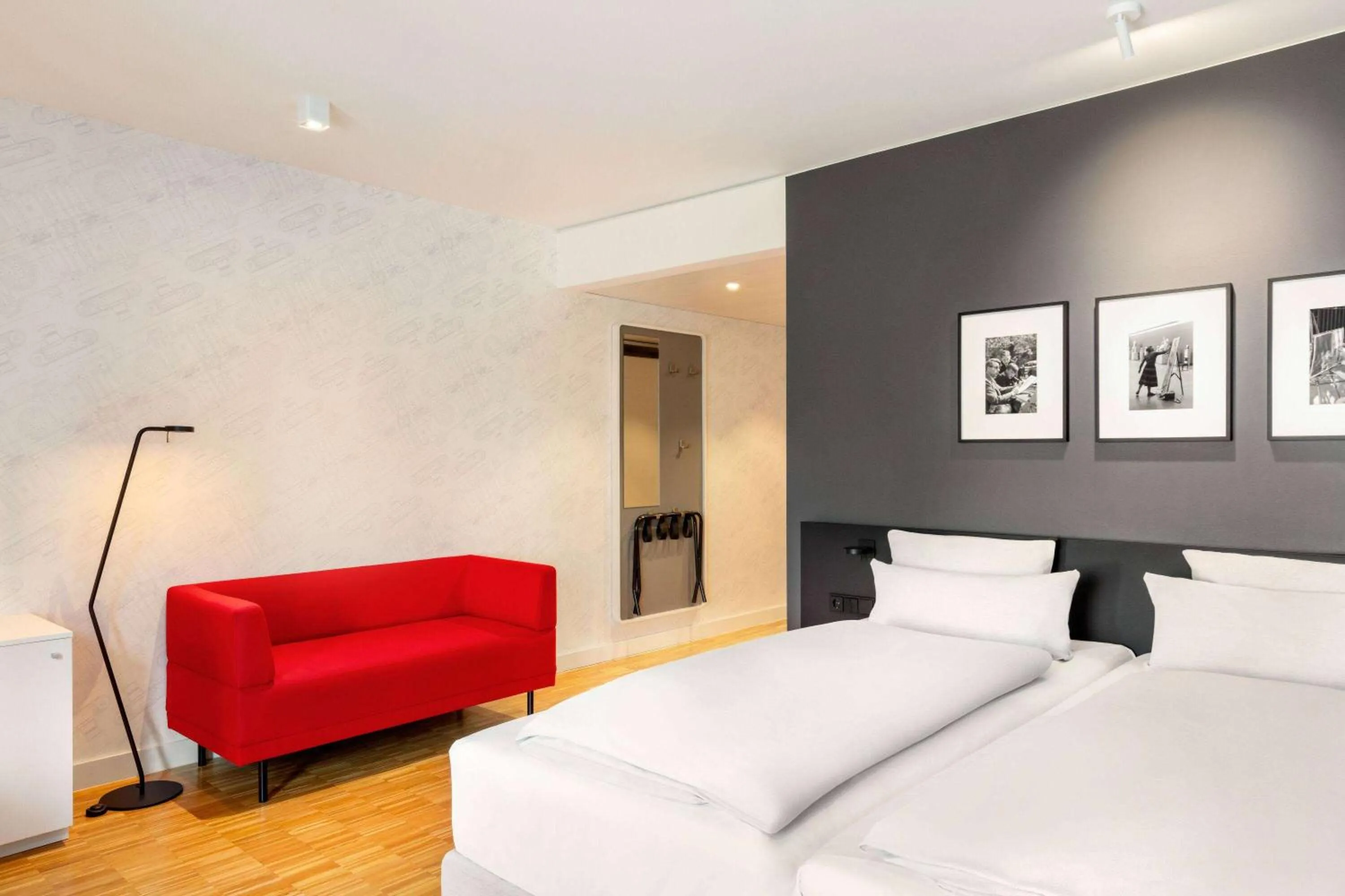 Photo of the whole room, Bed in Vienna House by Wyndham Ernst Leitz Wetzlar