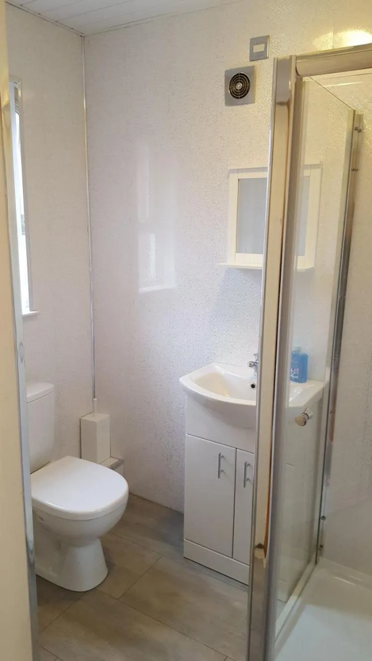 Shower in Lawnbrook Town House
