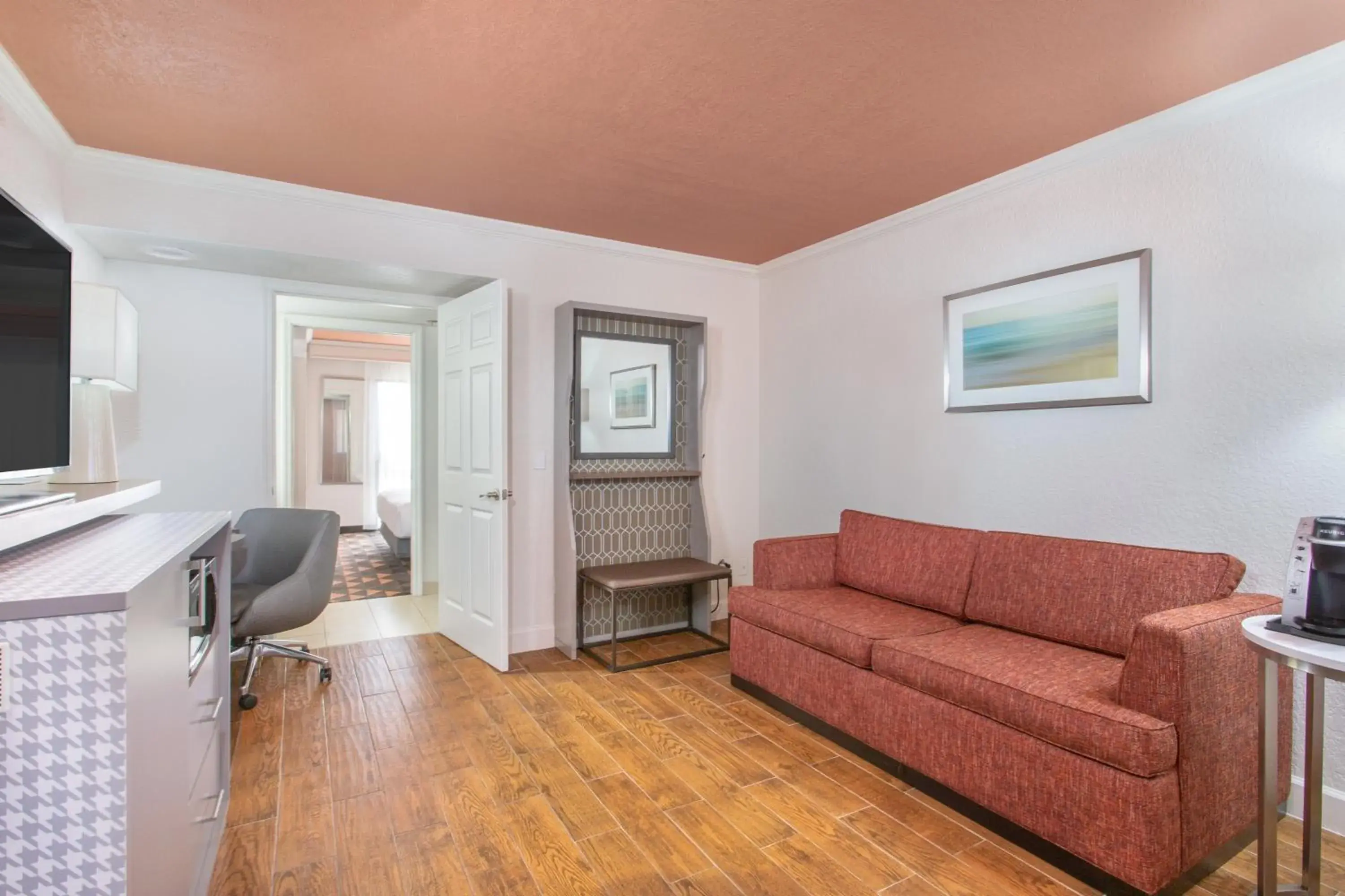 Photo of the whole room in Holiday Inn & Suites Boca Raton - North Photo of the whole room in Holiday Inn & Suites Boca Raton - North