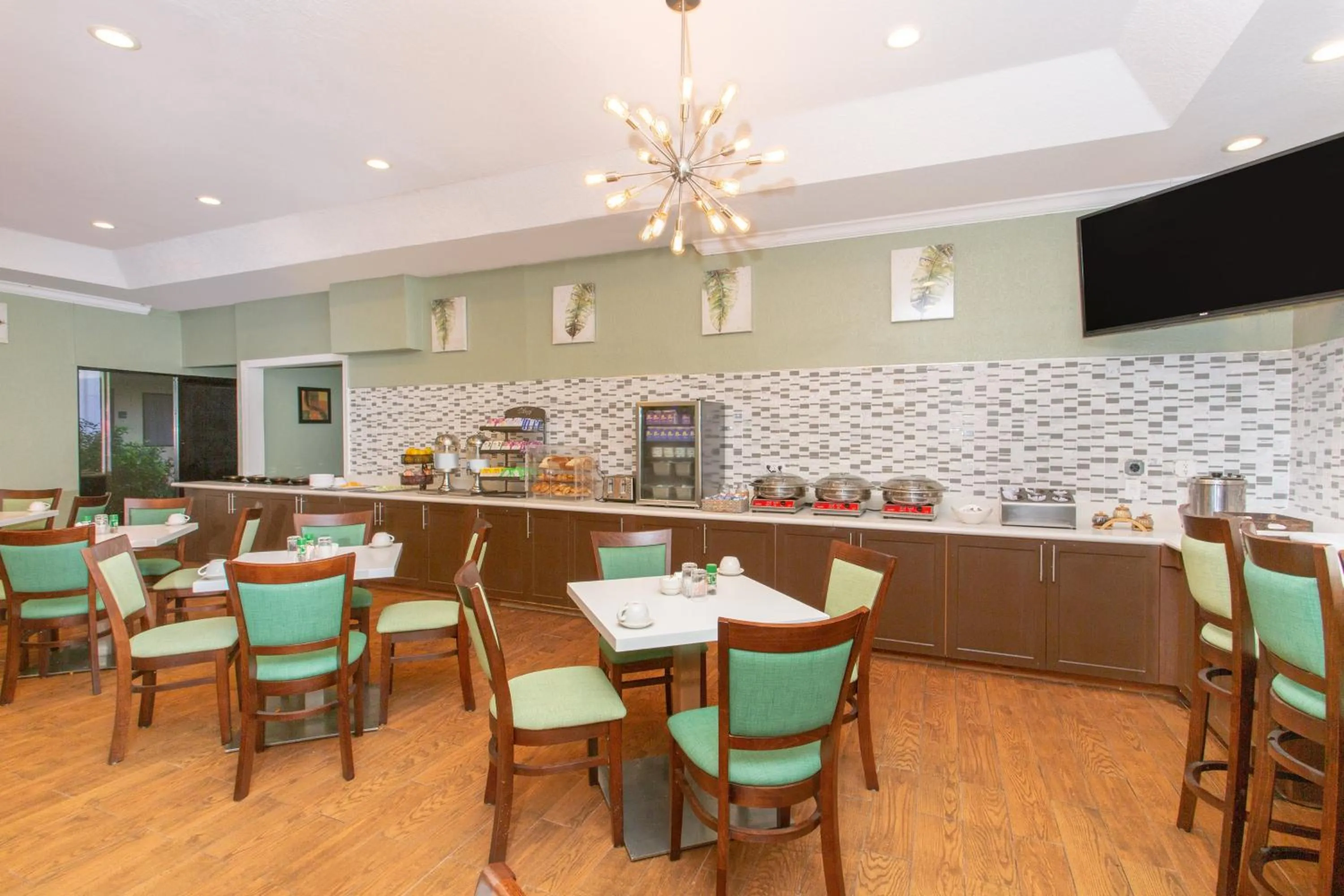 Restaurant/places to eat in Holiday Inn & Suites Boca Raton - North