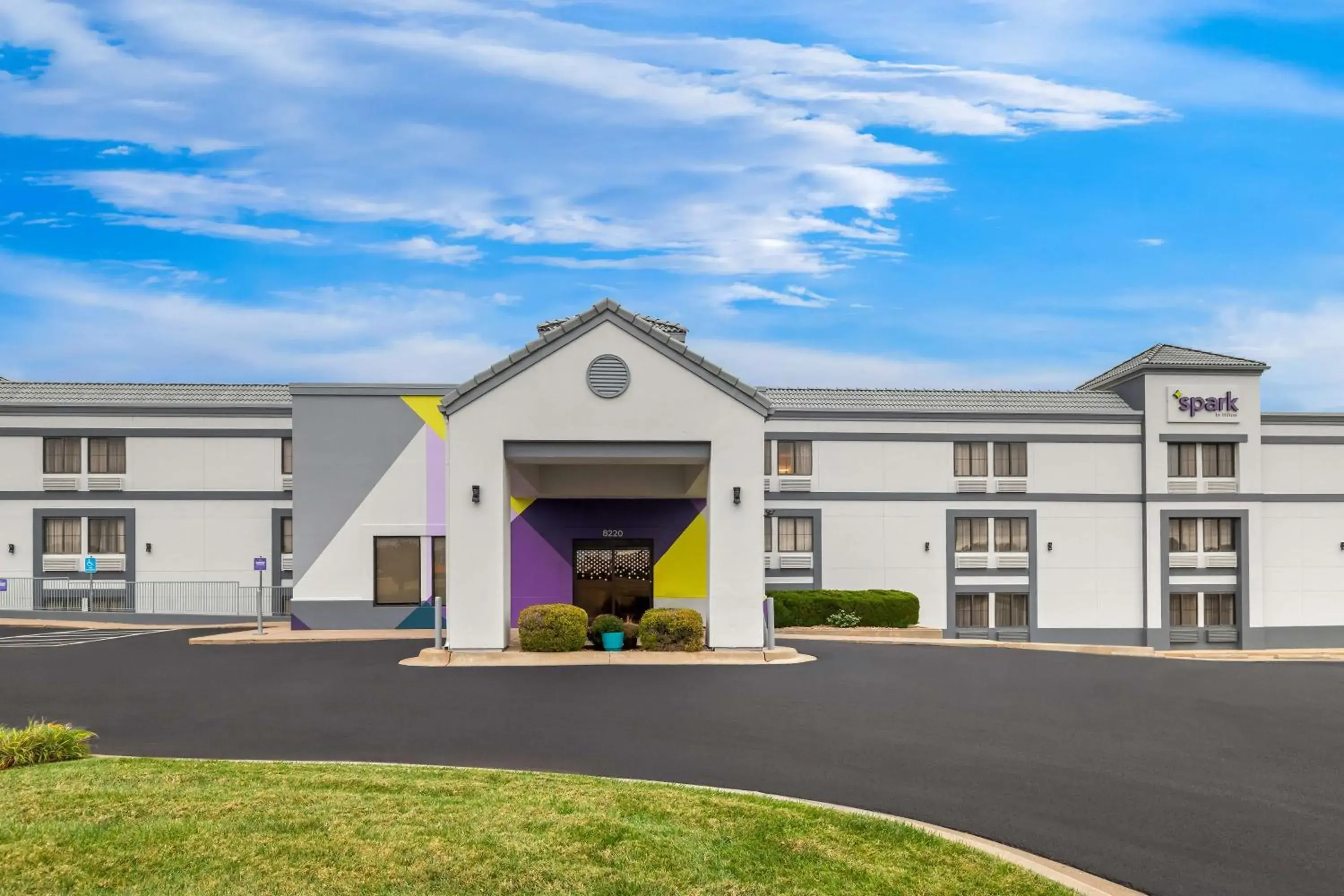 Property building in Spark by Hilton Wichita East Property building in Spark by Hilton Wichita East