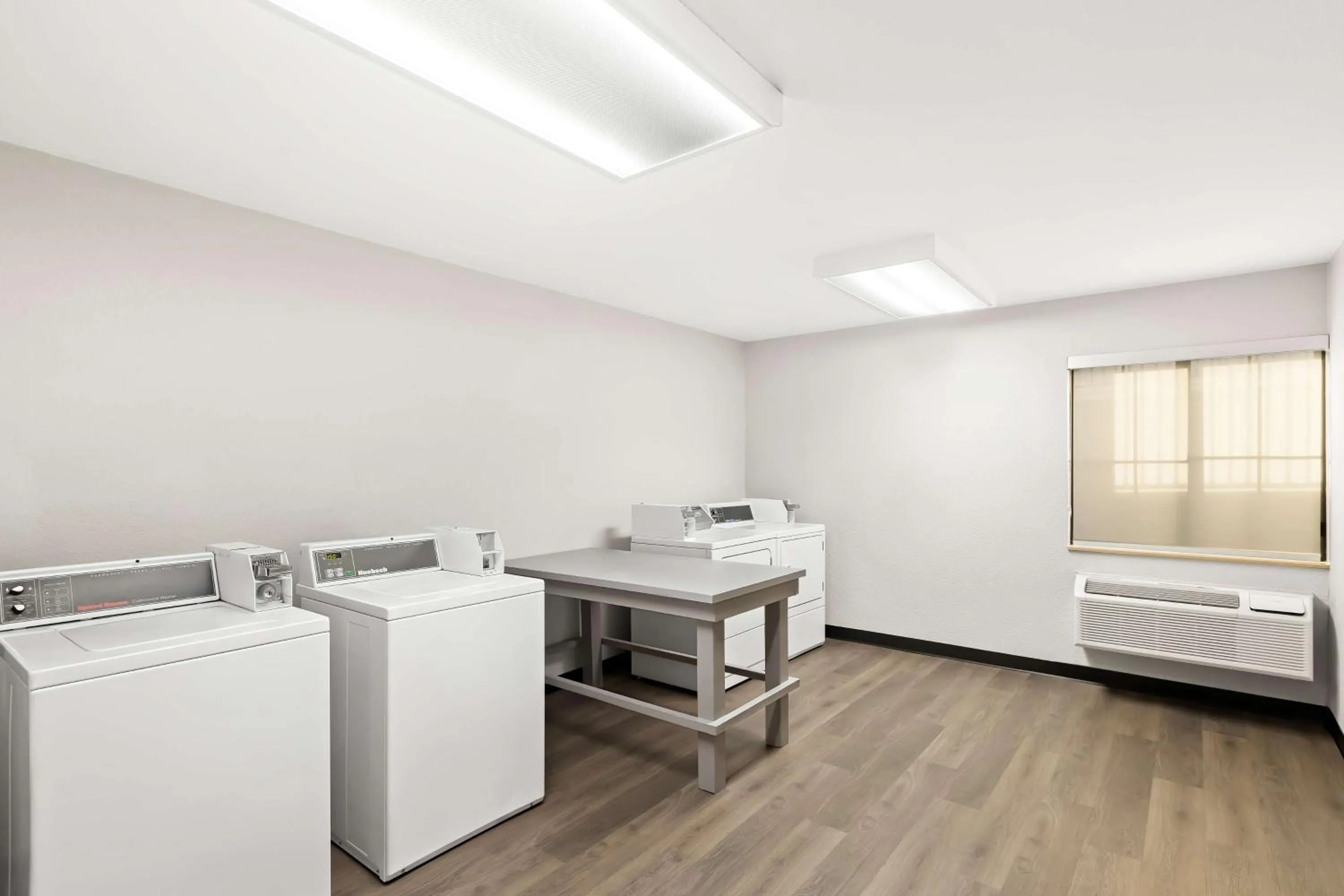 Super 8 by Wyndham Wichita East