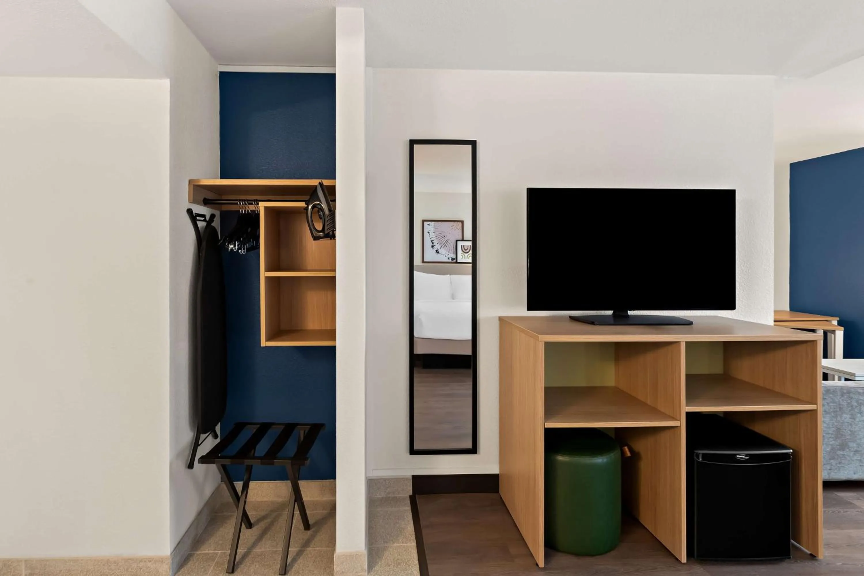 Photo of the whole room in Super 8 by Wyndham Wichita East