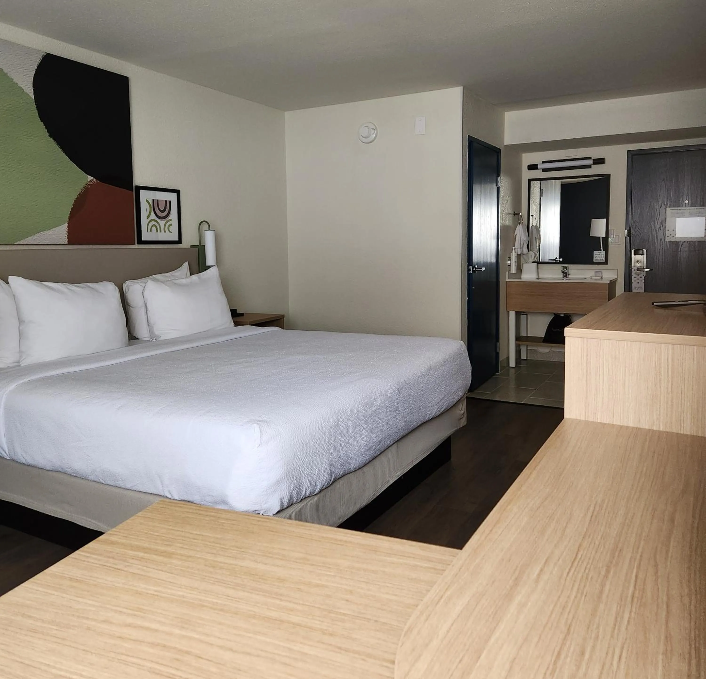 Photo of the whole room, Bed in Spark by Hilton Wichita East