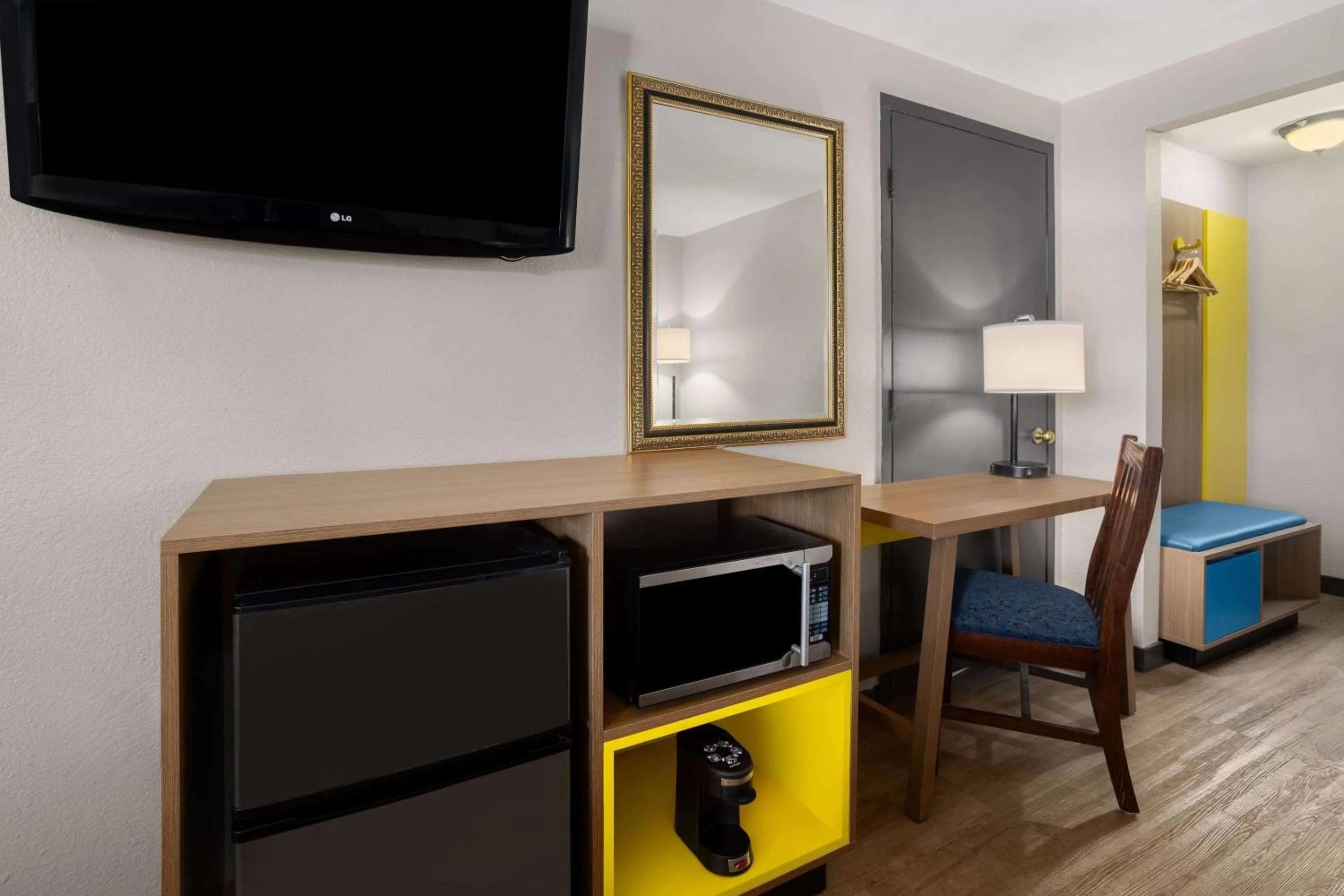 Photo of the whole room in Days Inn by Wyndham Wurtsboro