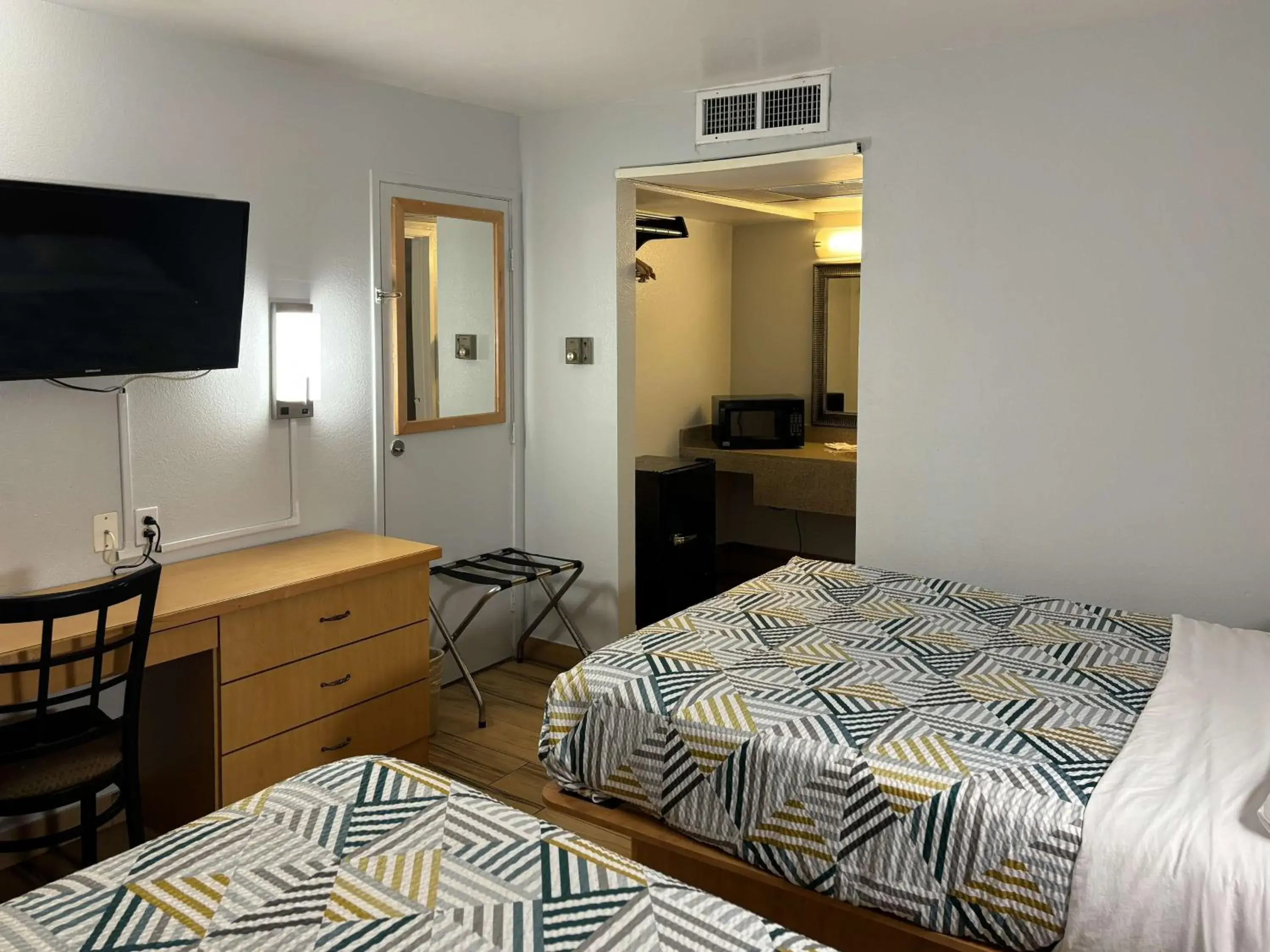 Bedroom, Bed in Motel 6 Riviera Beach, FL
