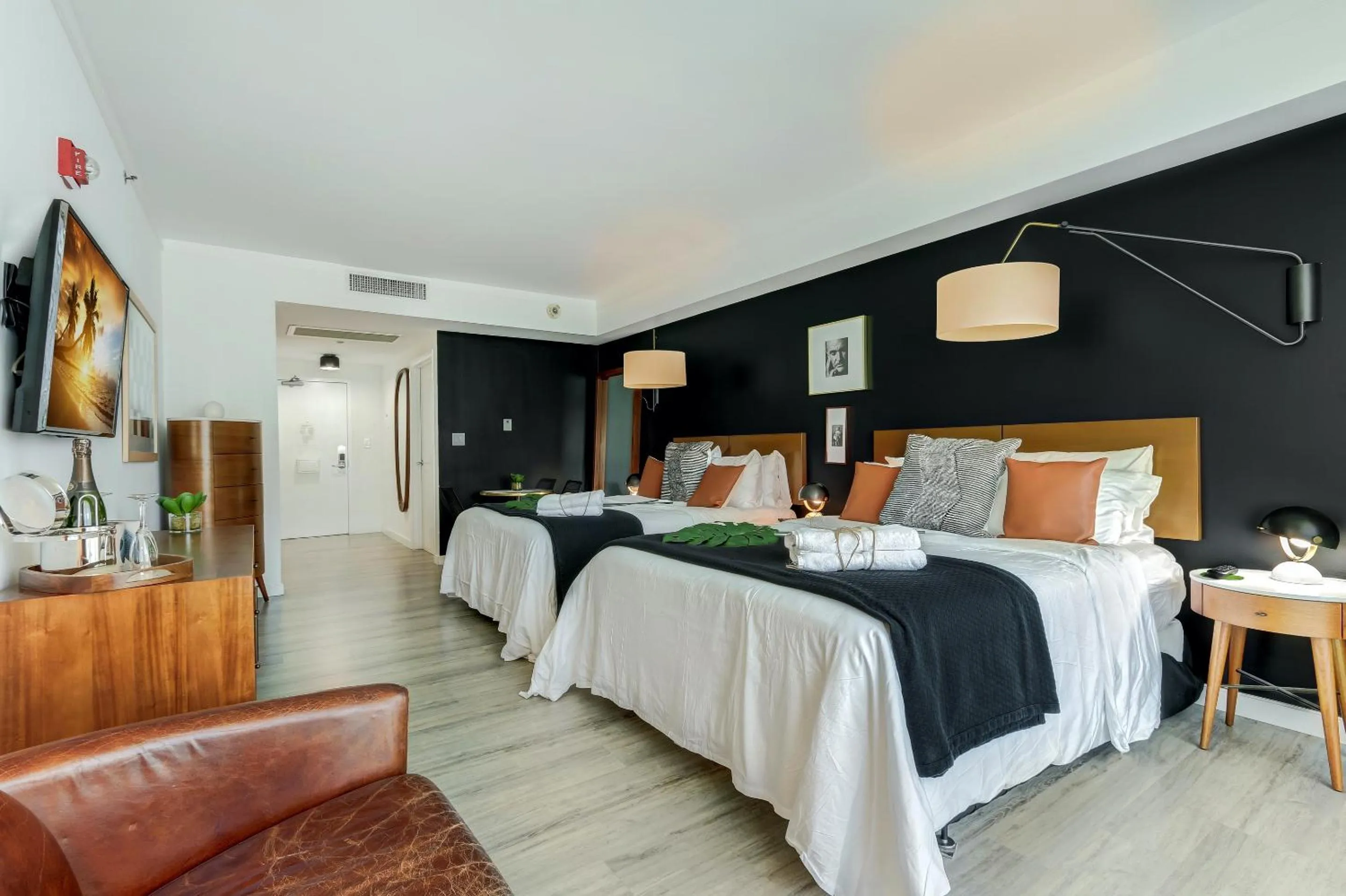 Bed in iCoconutGrove - Luxurious Vacation Rentals in Coconut Grove