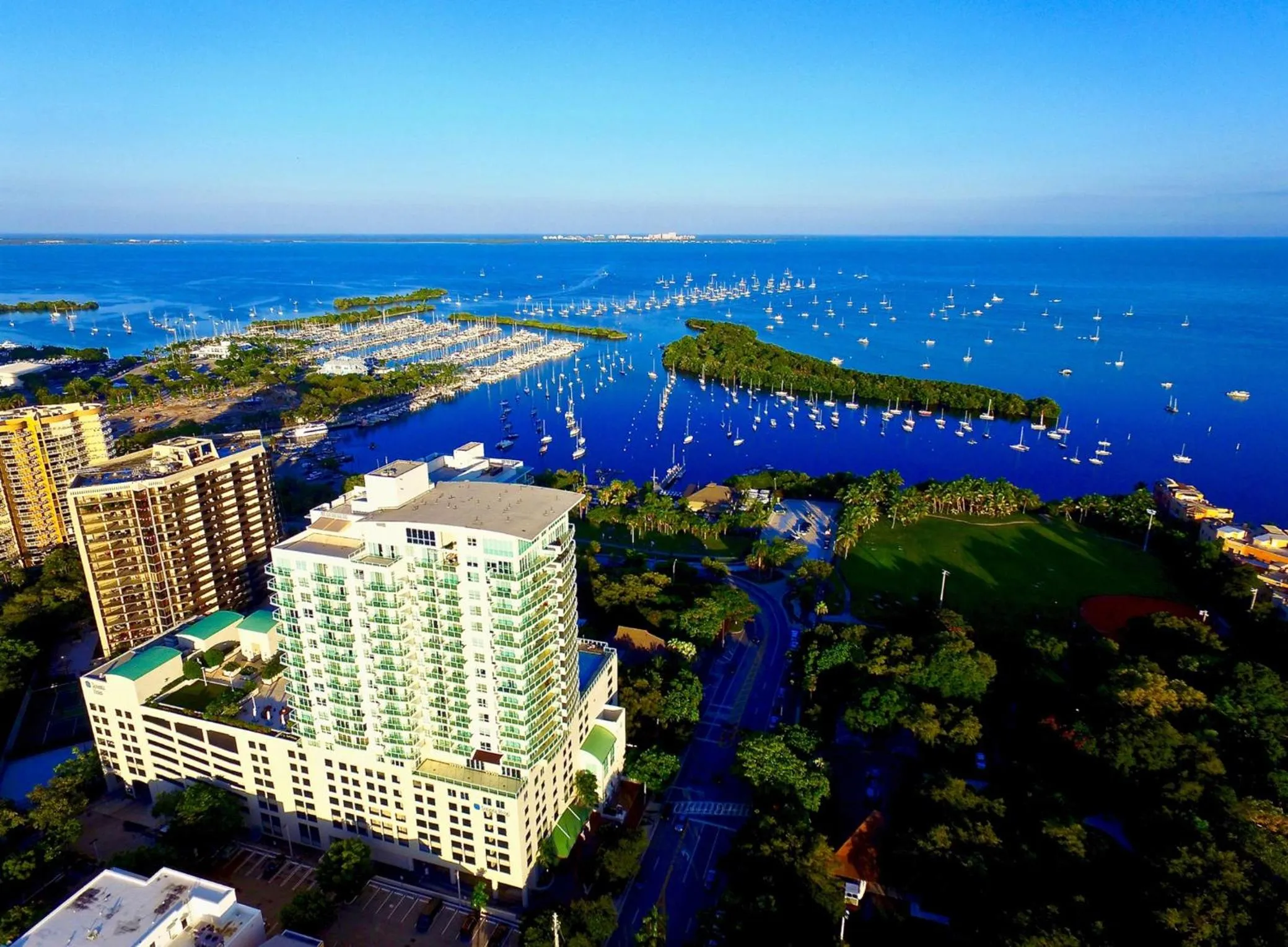 Property building in iCoconutGrove - Luxurious Vacation Rentals in Coconut Grove
