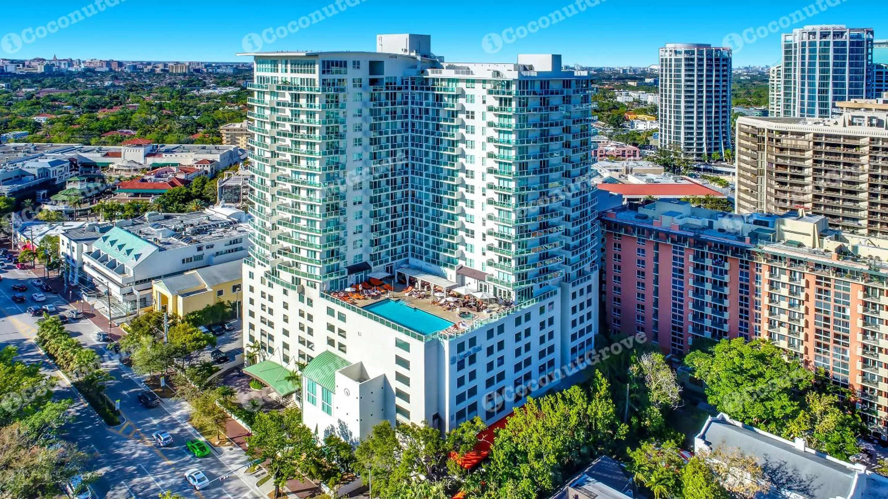 Property building in iCoconutGrove - Luxurious Vacation Rentals in Coconut Grove Property building in iCoconutGrove - Luxurious Vacation Rentals in Coconut Grove